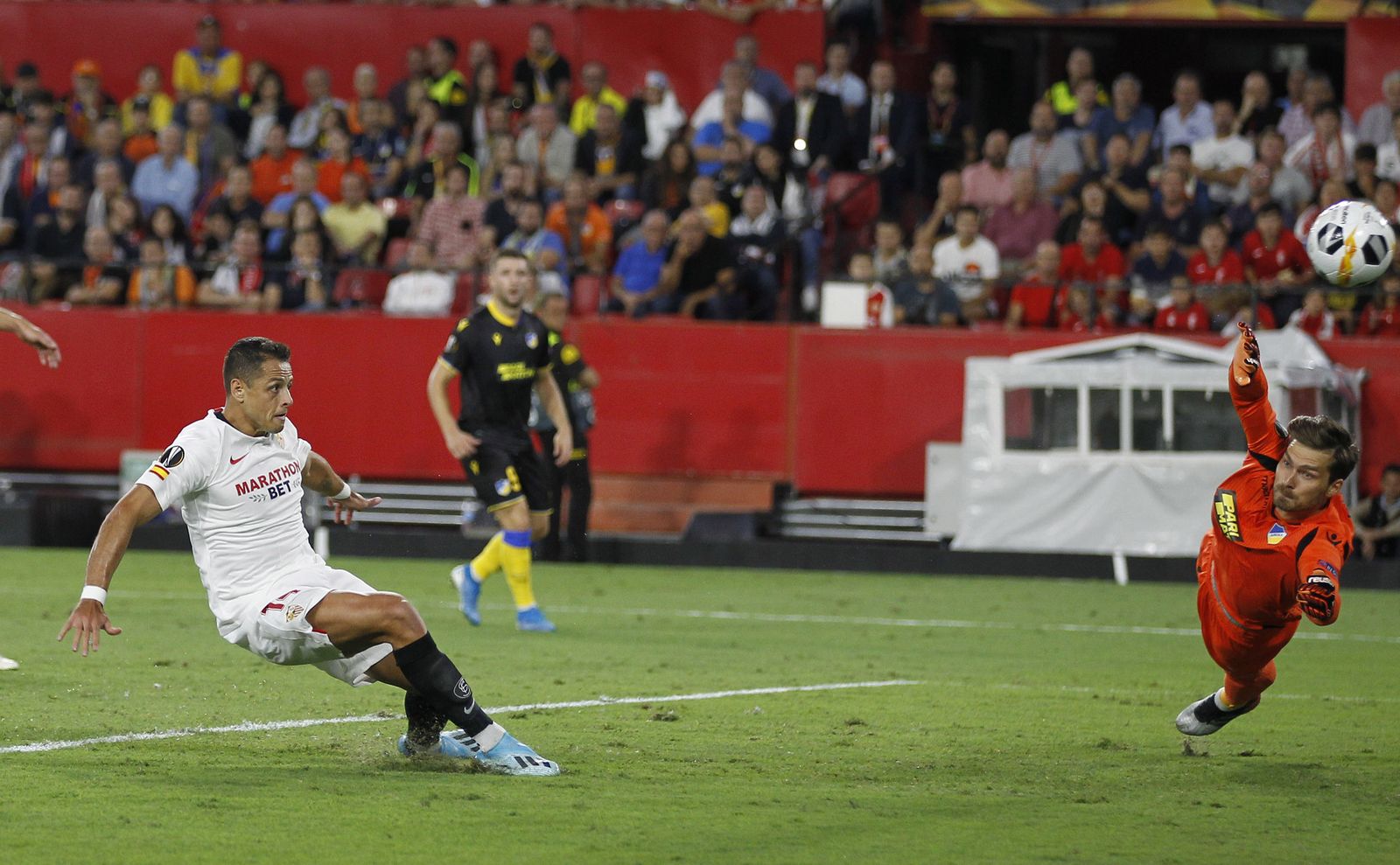 Las fotos del Sevilla-Apoel