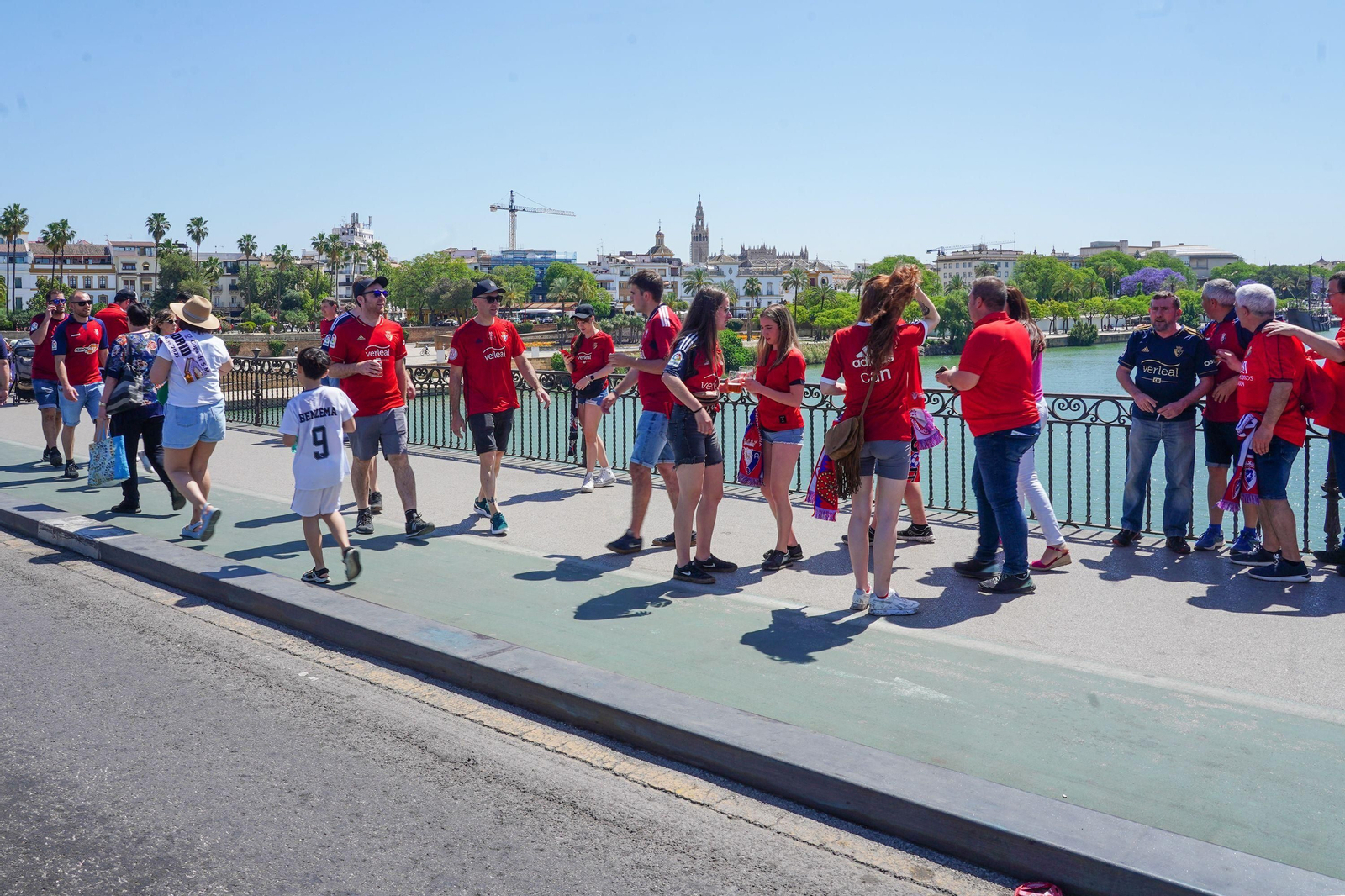 Las fotos de aficionados de Real Madrid y Osasuna el día de la final de Copa en Sevilla