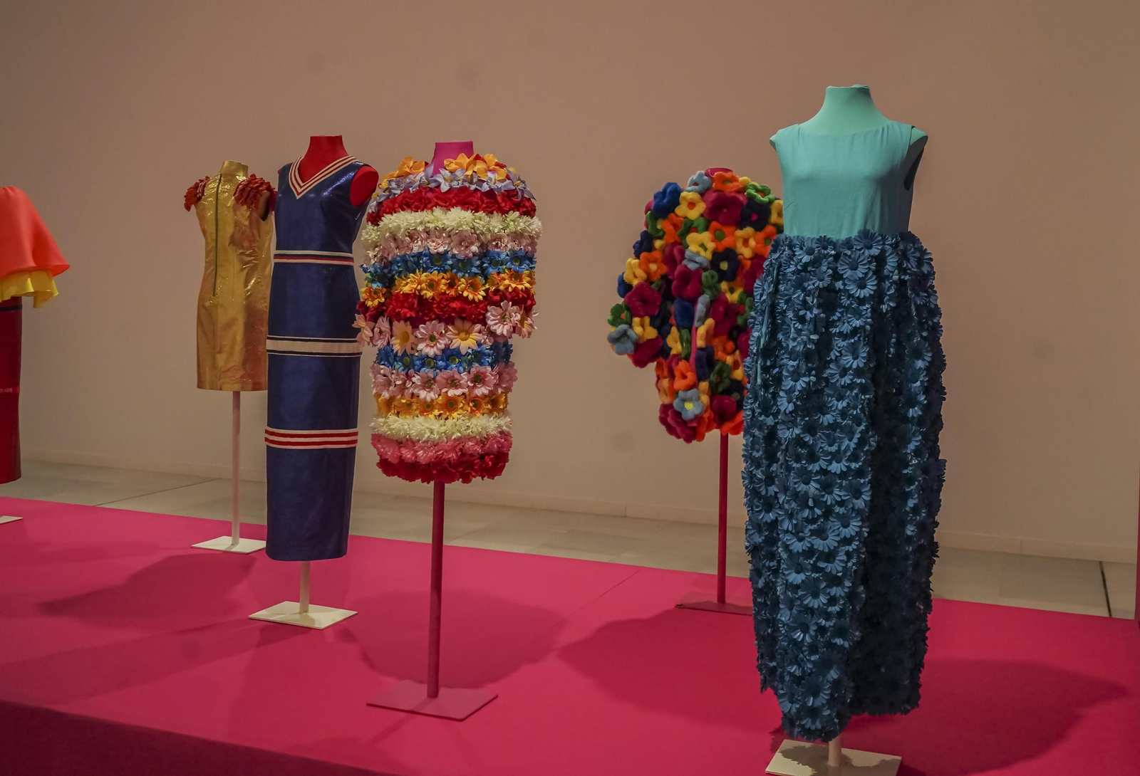 Agatha Ruiz de la Prada expone en Granada una retrospectiva de sus últimos 35 años de carrera, en imágenes