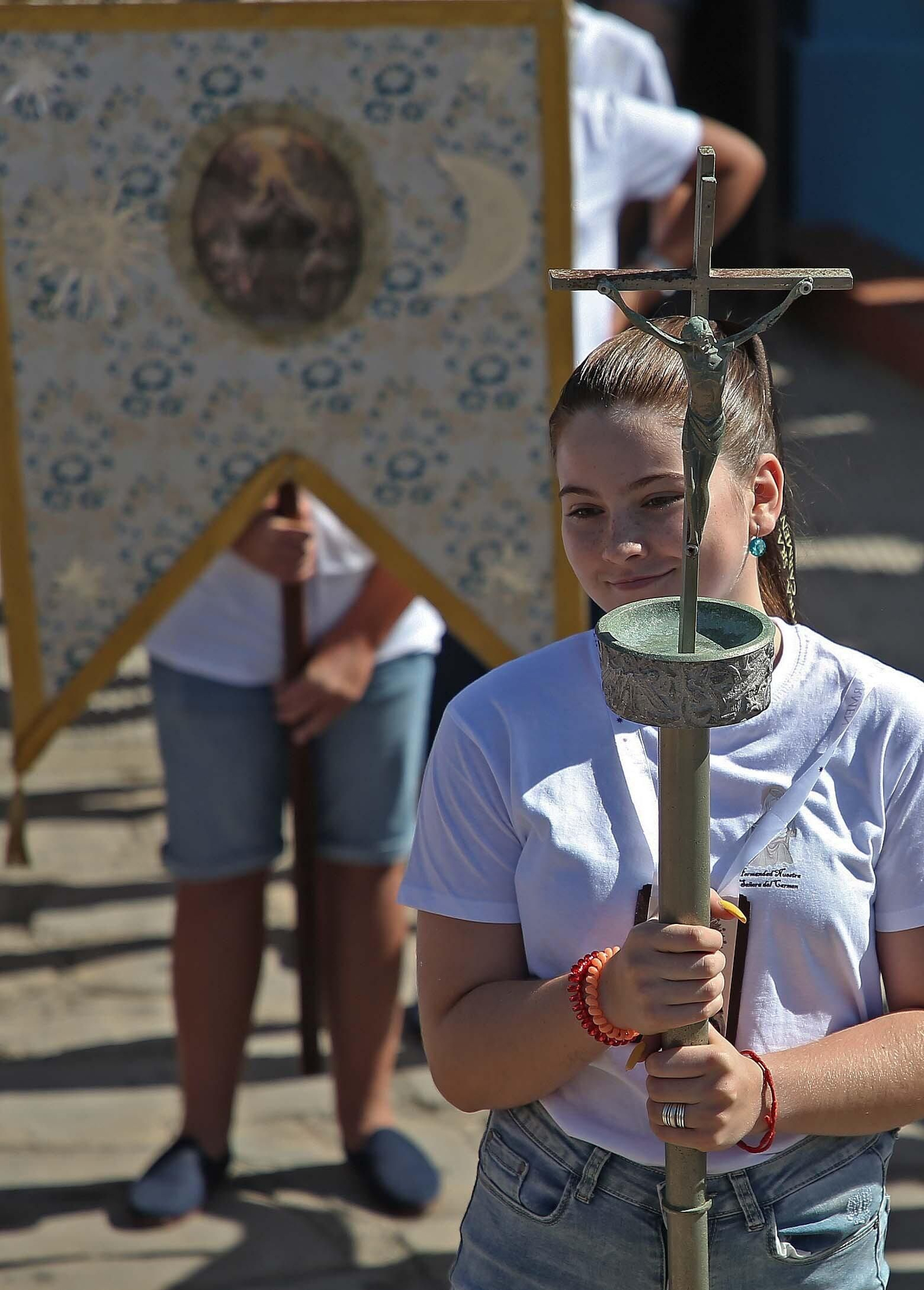 Fotos de la primera procesión infantil de la Virgen del Carmen en La Línea