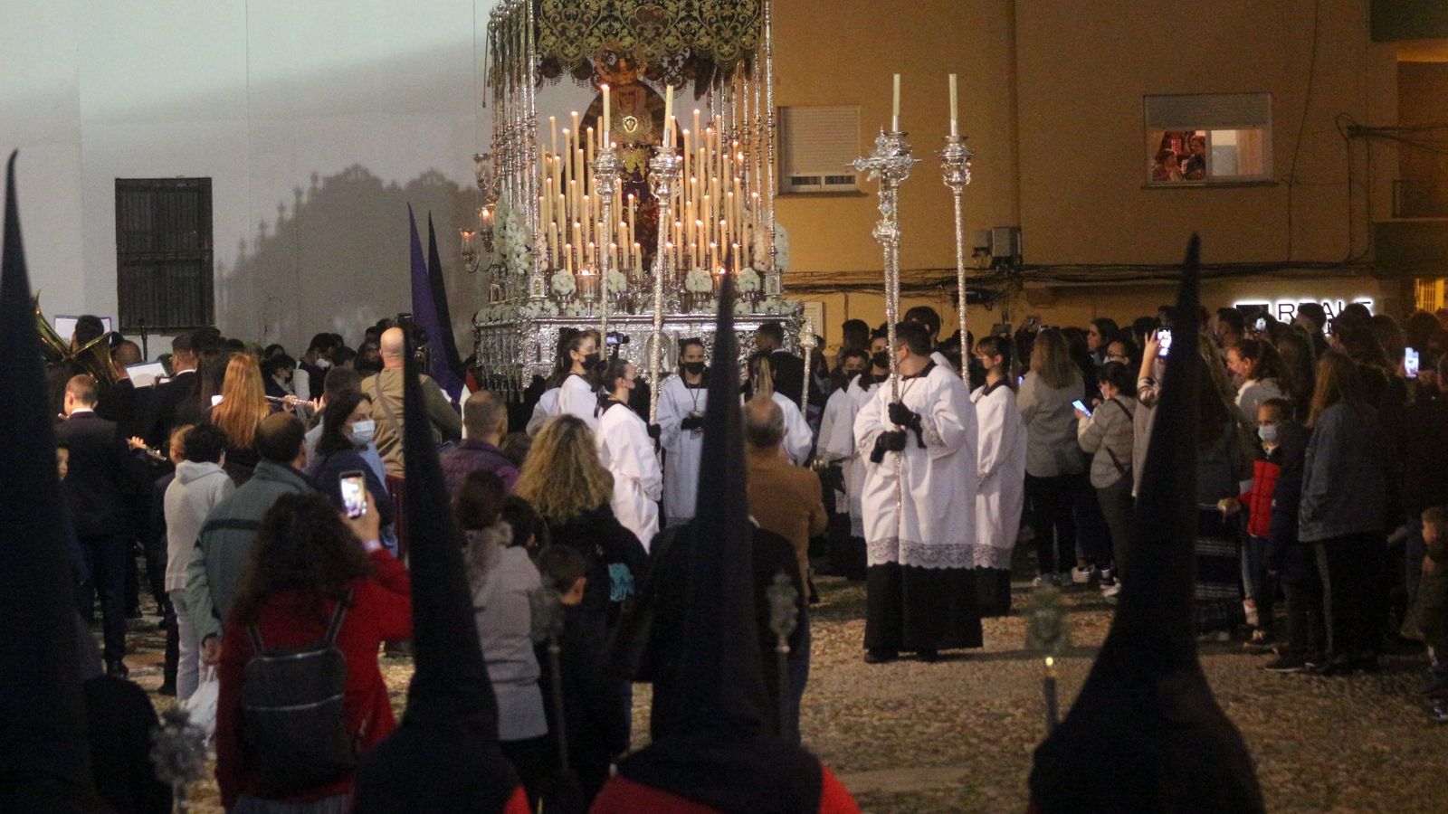 Virgen del Mayor Dolor en el atrio de San Sebastián