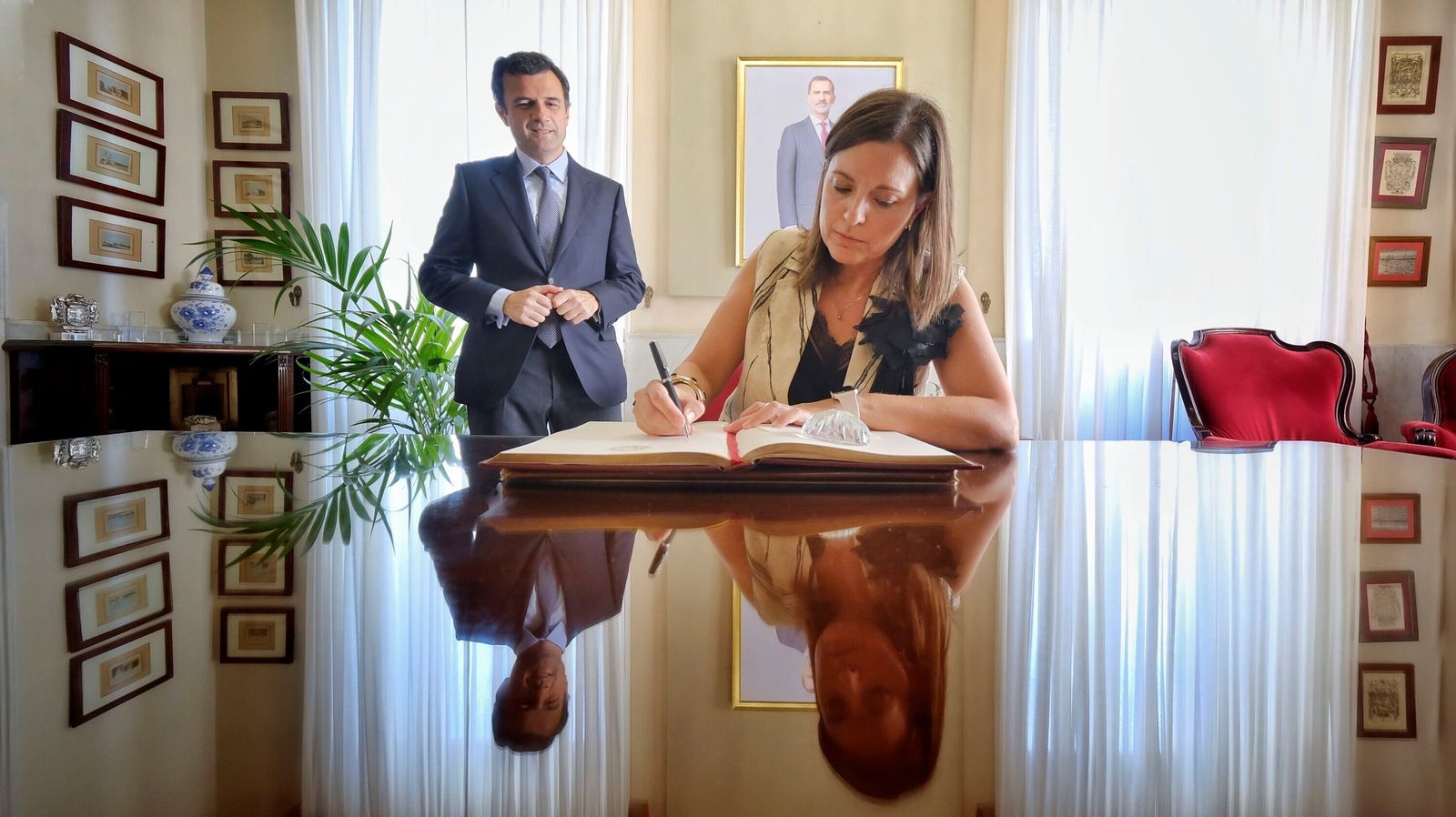 Imágenes de la visita de la alcaldesa de San Fernando a Cádiz