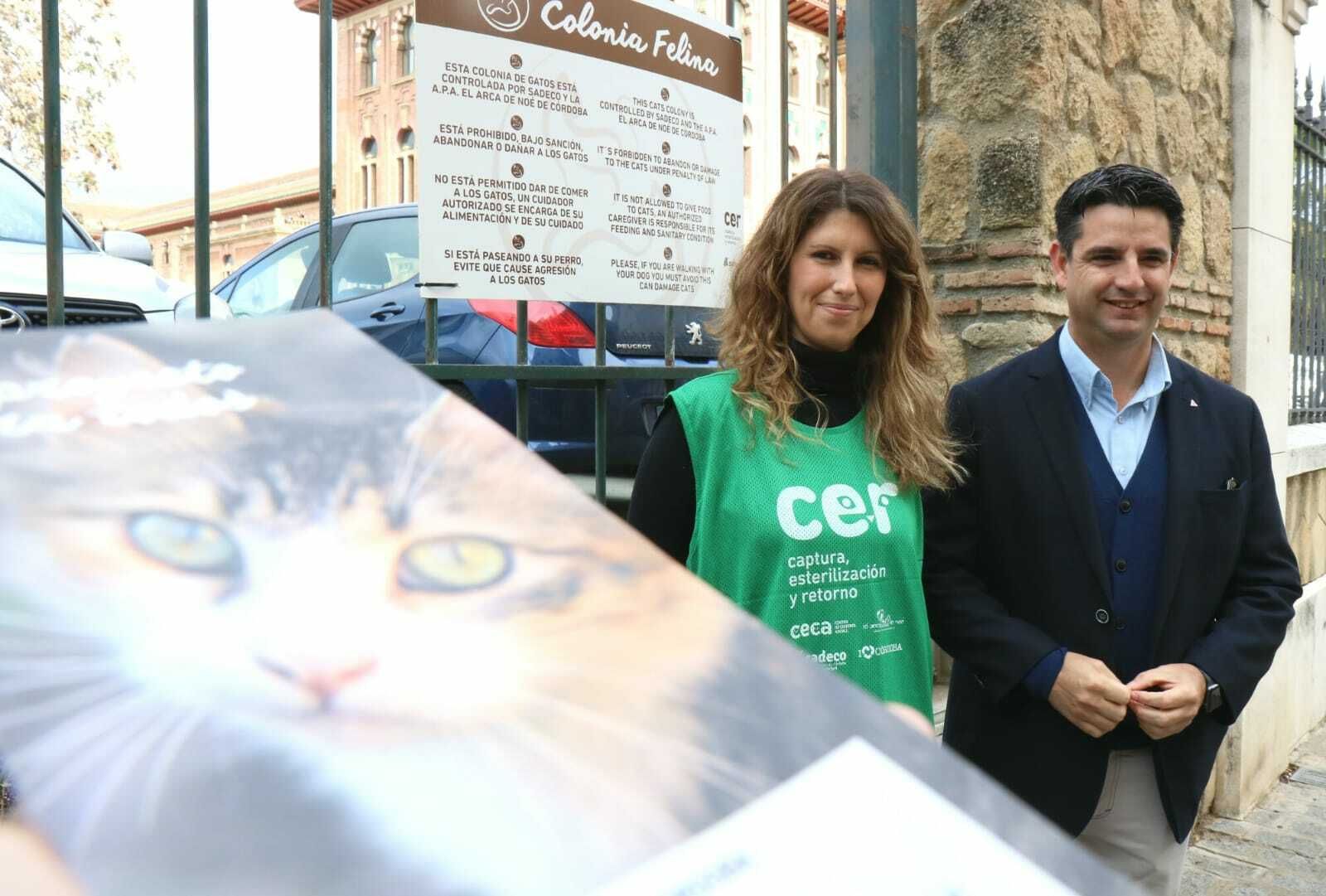 Mengual y García, durante la presentación de los datos.