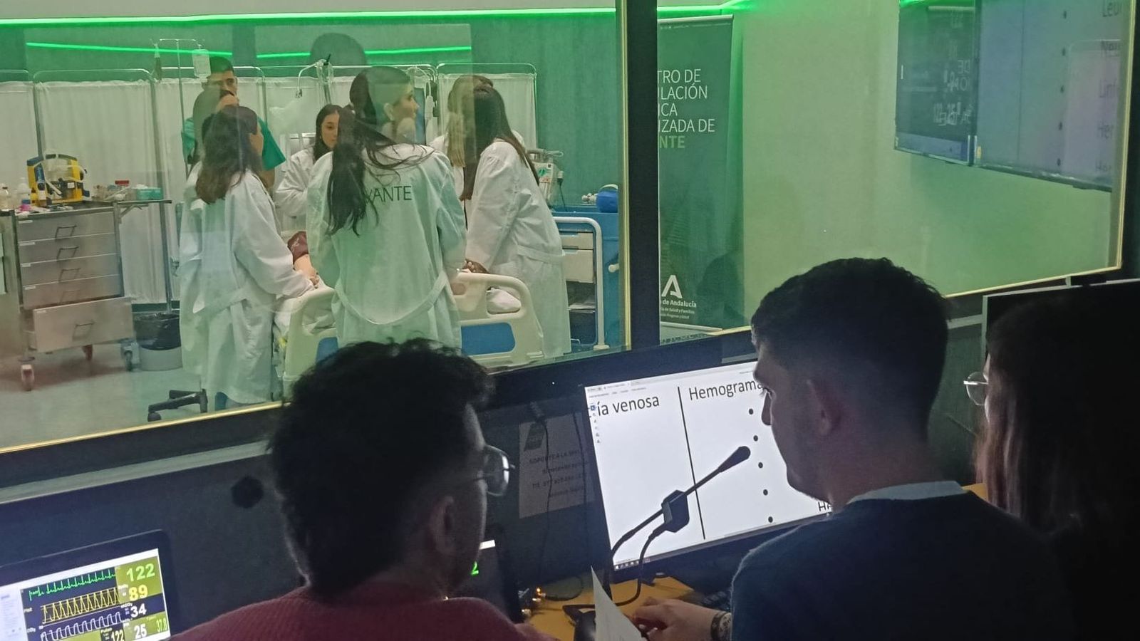 El Máster en Cuidados Críticos de Enfermería de la UMA realiza prácticas avanzadas en Granada