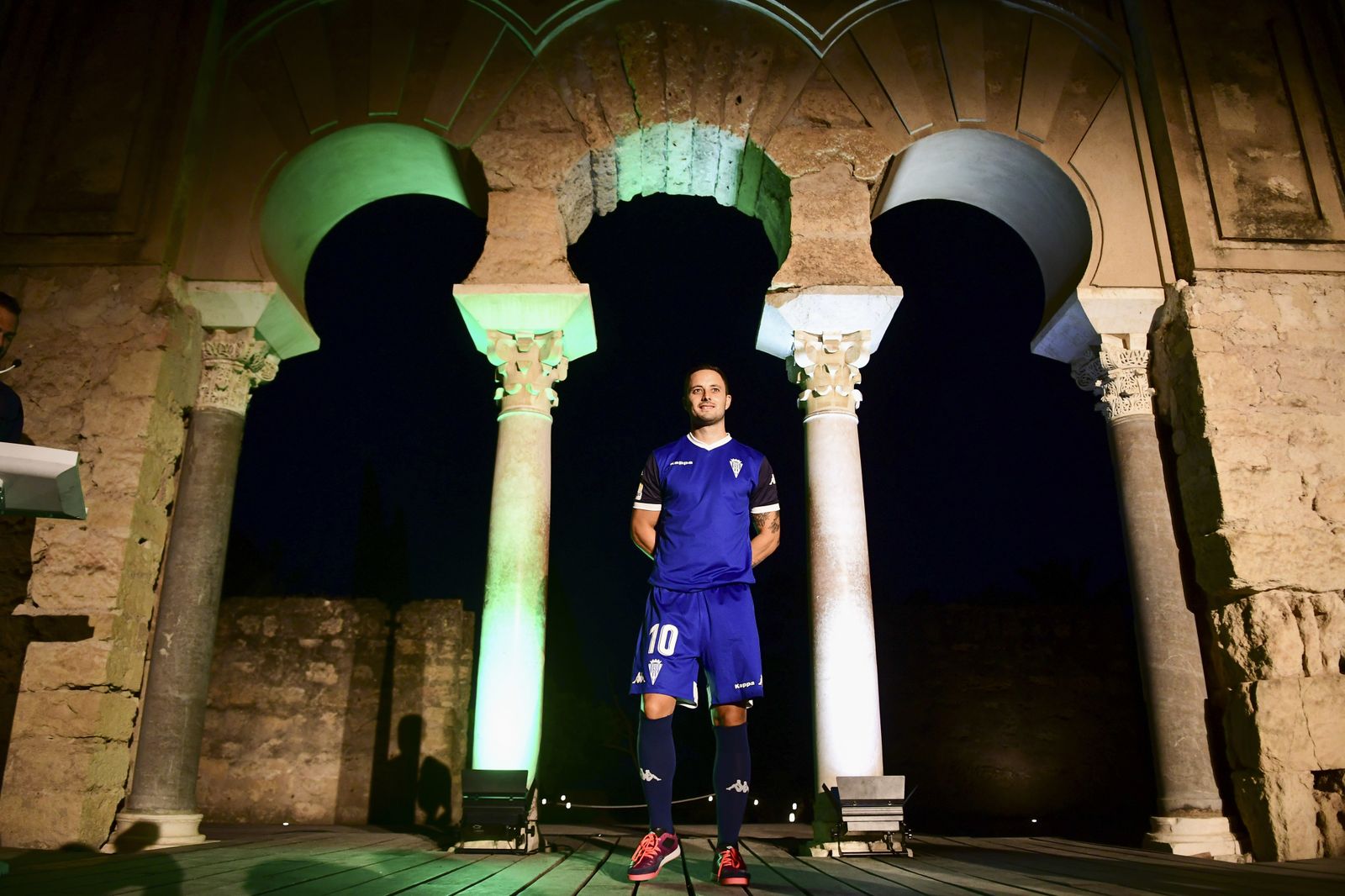 El Córdoba CF presenta sus nuevas camisetas en Medina Azahara