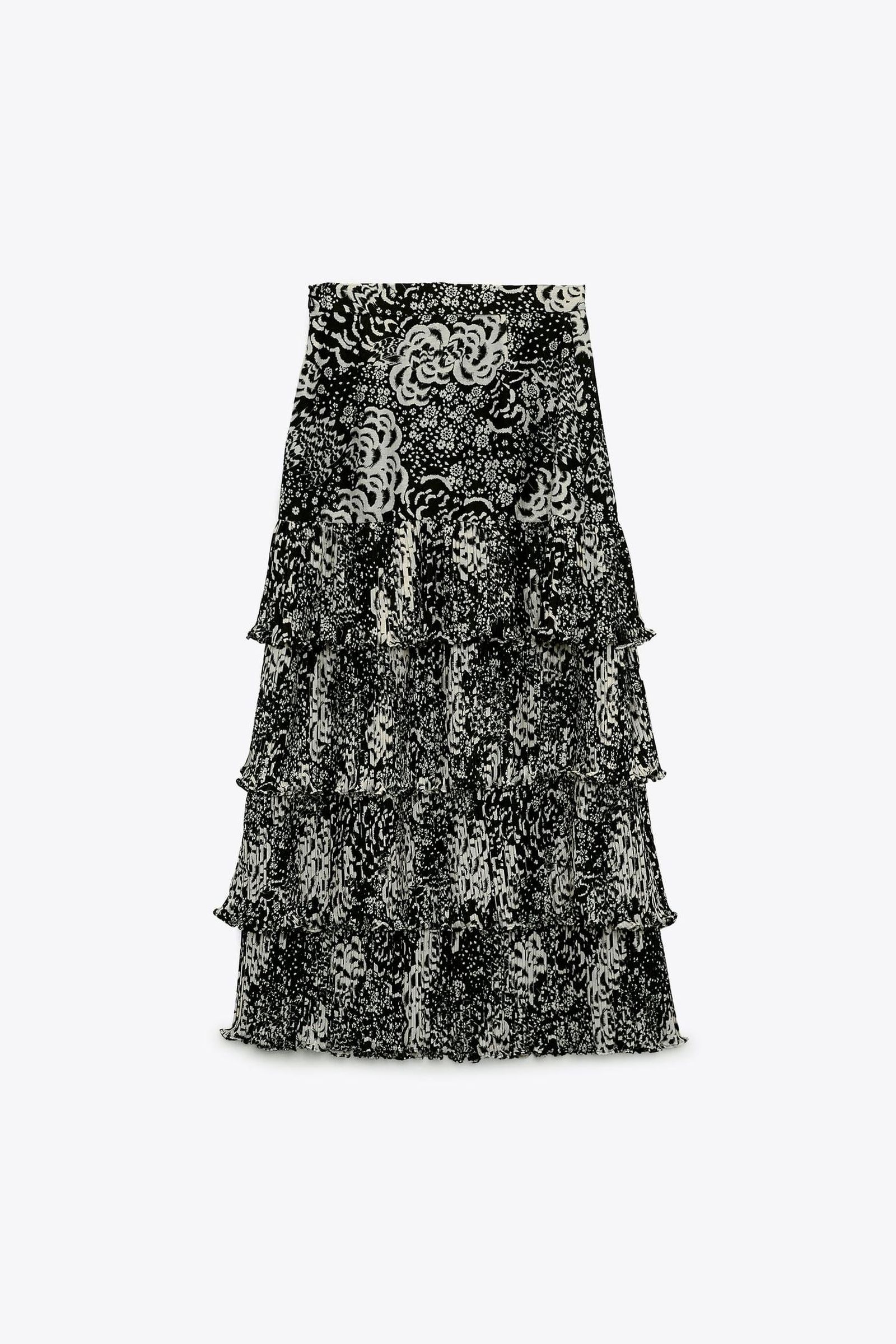 Falda de volantes de Zara con estampado de flores.