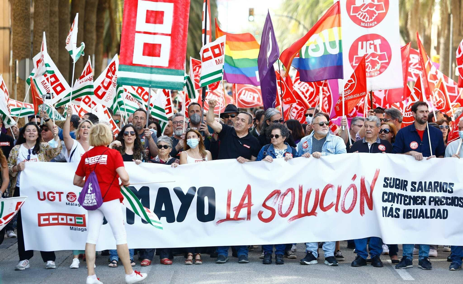 La manifestación convocada por los sindicatos CCOO y UGT el 1 de mayo en Málaga, en fotos