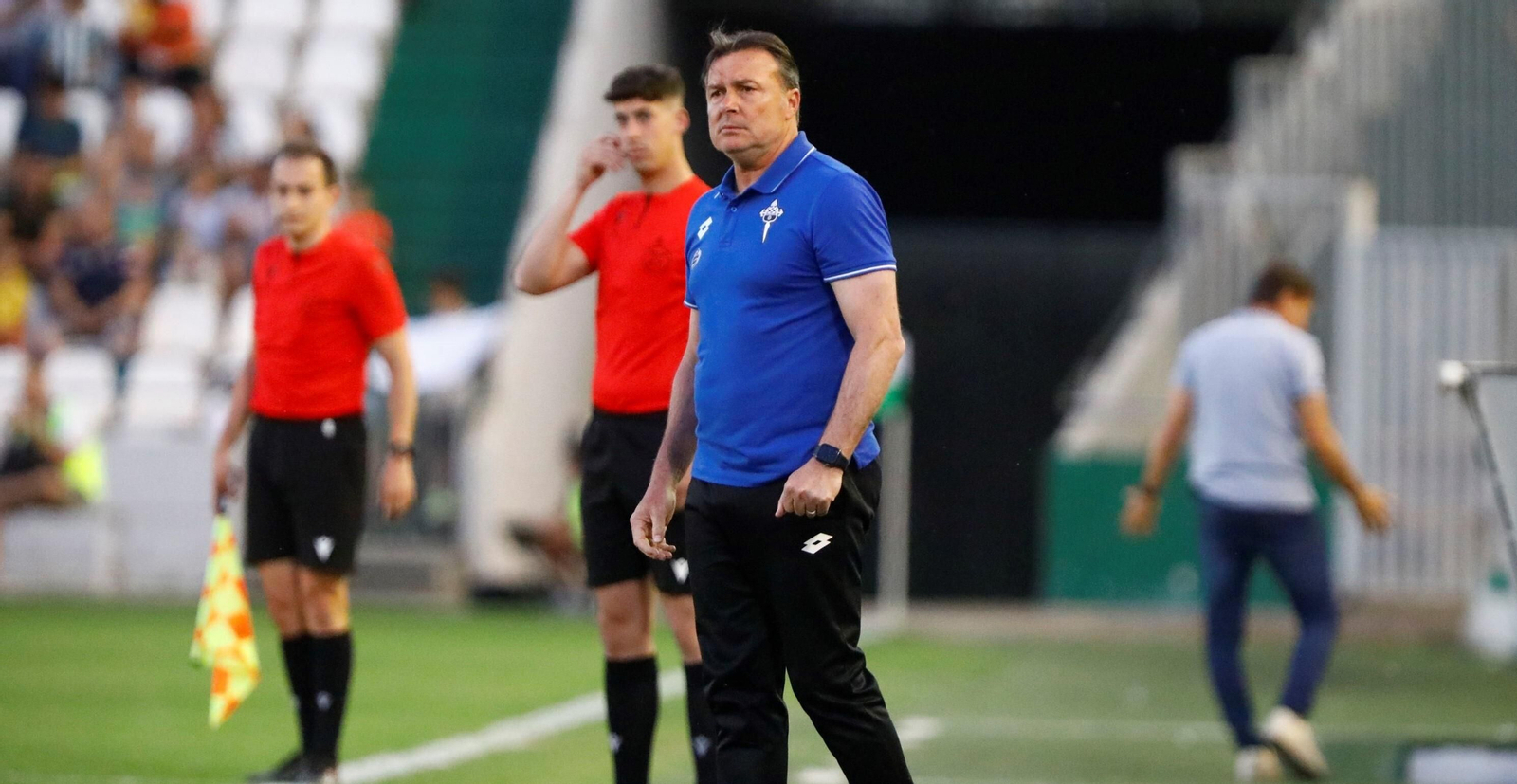 Cristóbal Parralo, en un momento del Córdoba CF - Racing Ferrol.