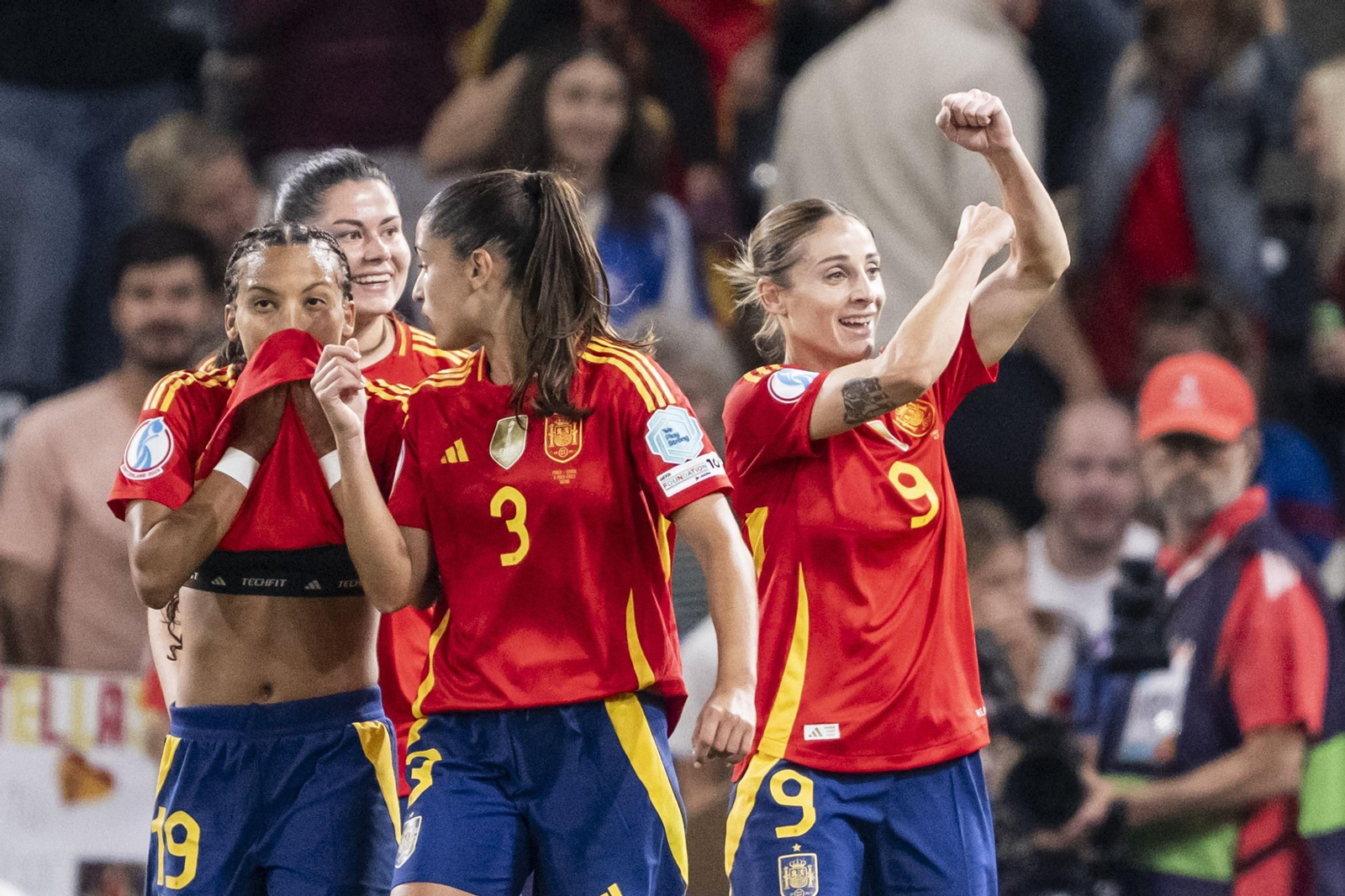 Las fotos del Italia - España de la Eurocopa femenina