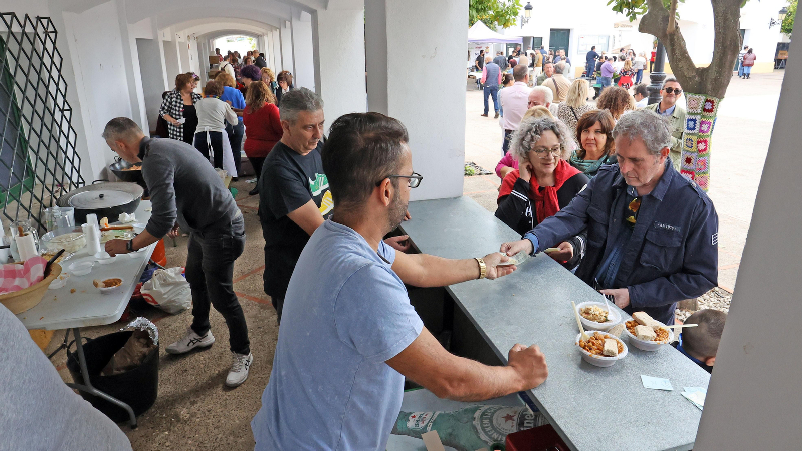 Estella celebra con éxito el II Día del ajo campero y del mosto