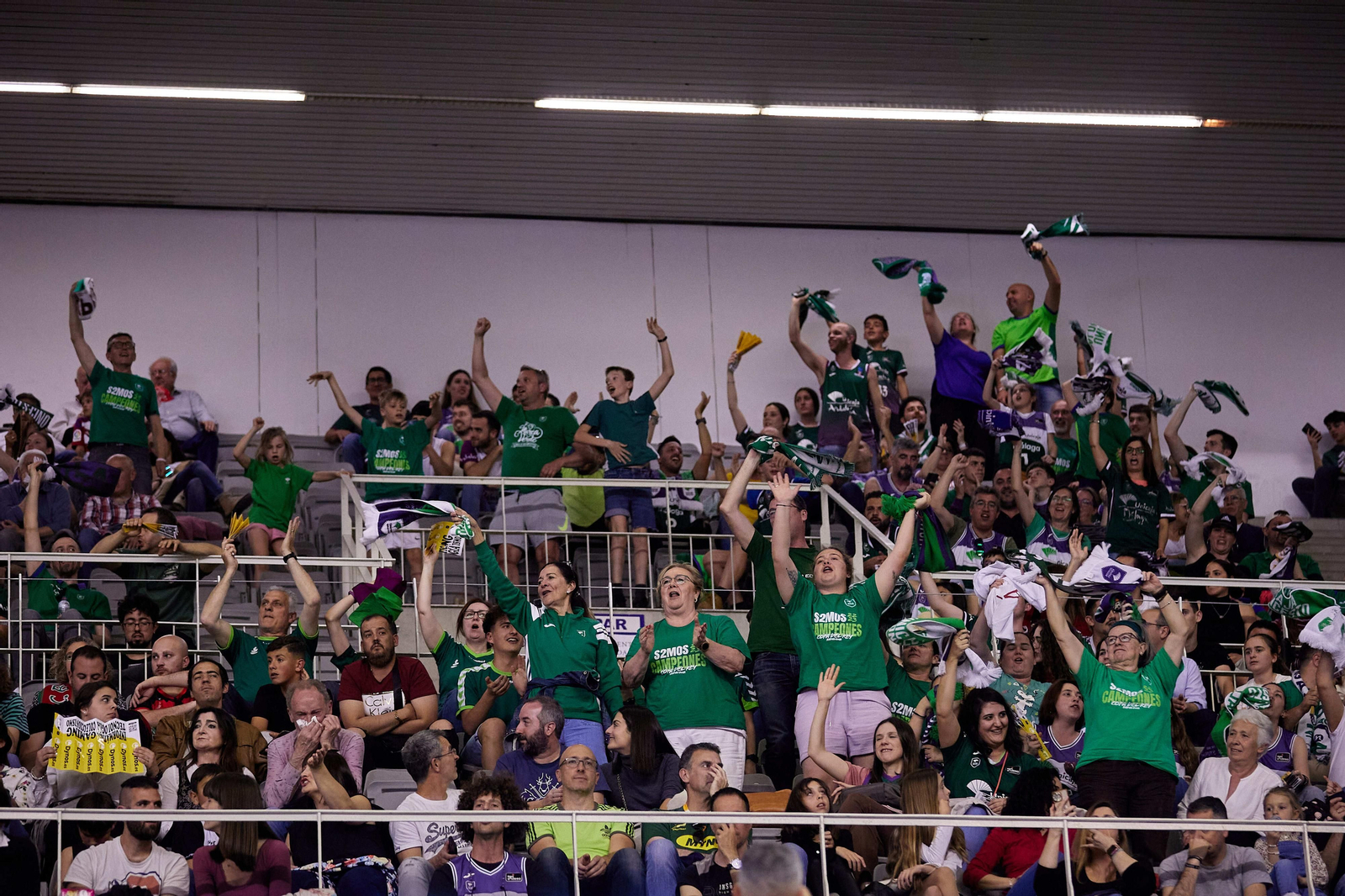 La afición del Unicaja, en Granada La afición del Unicaja, en Granada
