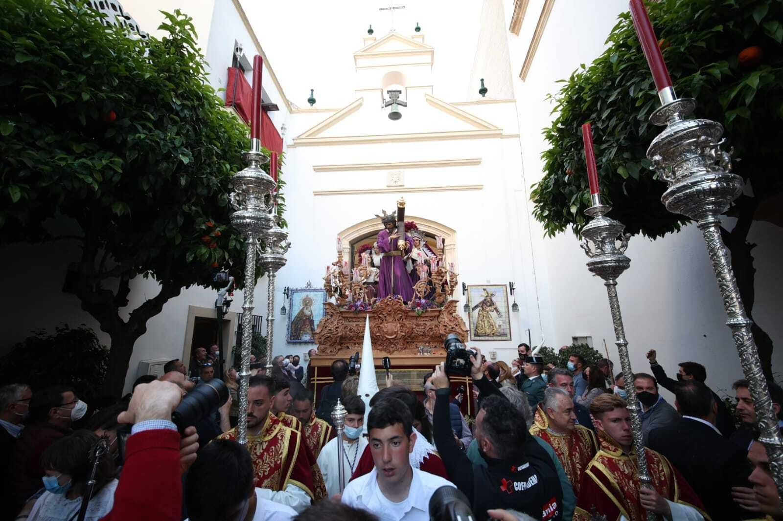 La Hermandad de La Entrega en su primera salida a Jerez