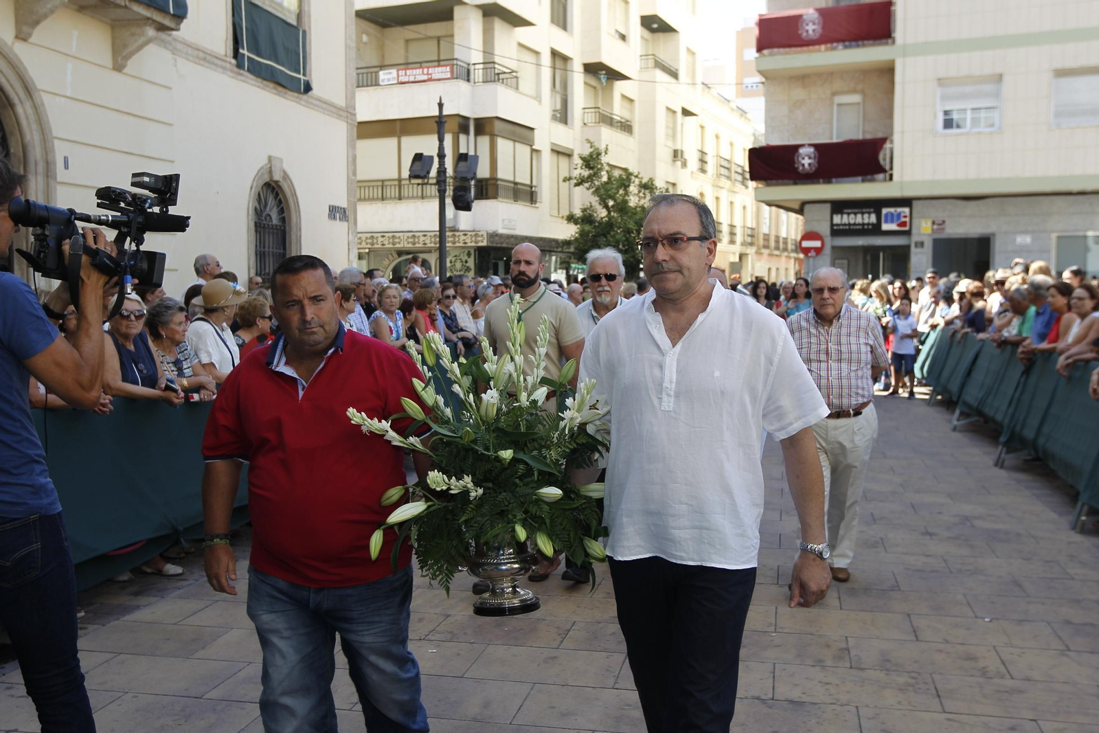 Fotogalería ofrenda floral a la Virgen del Mar. Feria de Almería 2019
