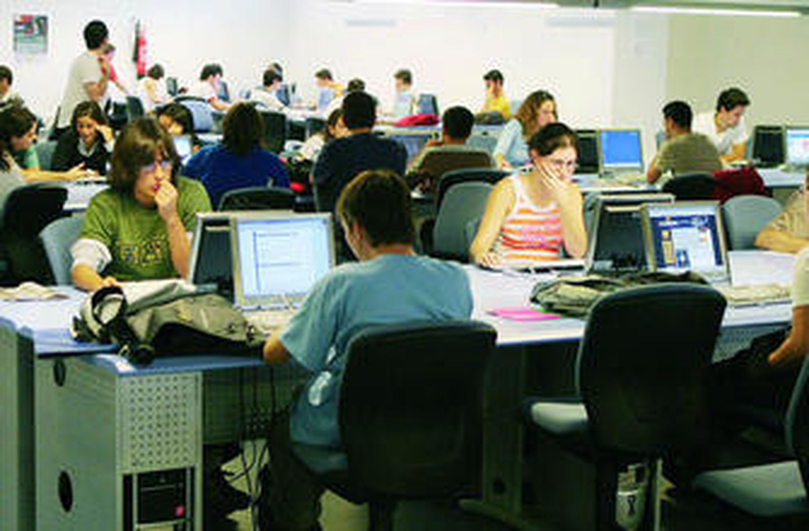 Sevilla se suma a las ciudades 'wifi' con 15 puntos de acceso a internet