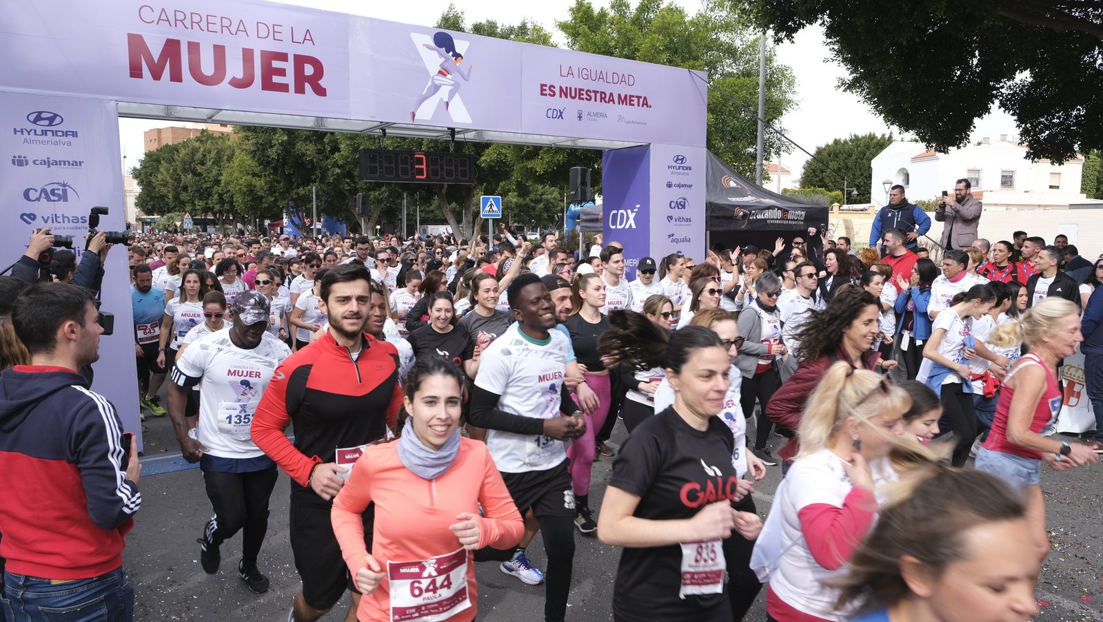 Imágenes de la Carrera de la Mujer 2023 en Almería