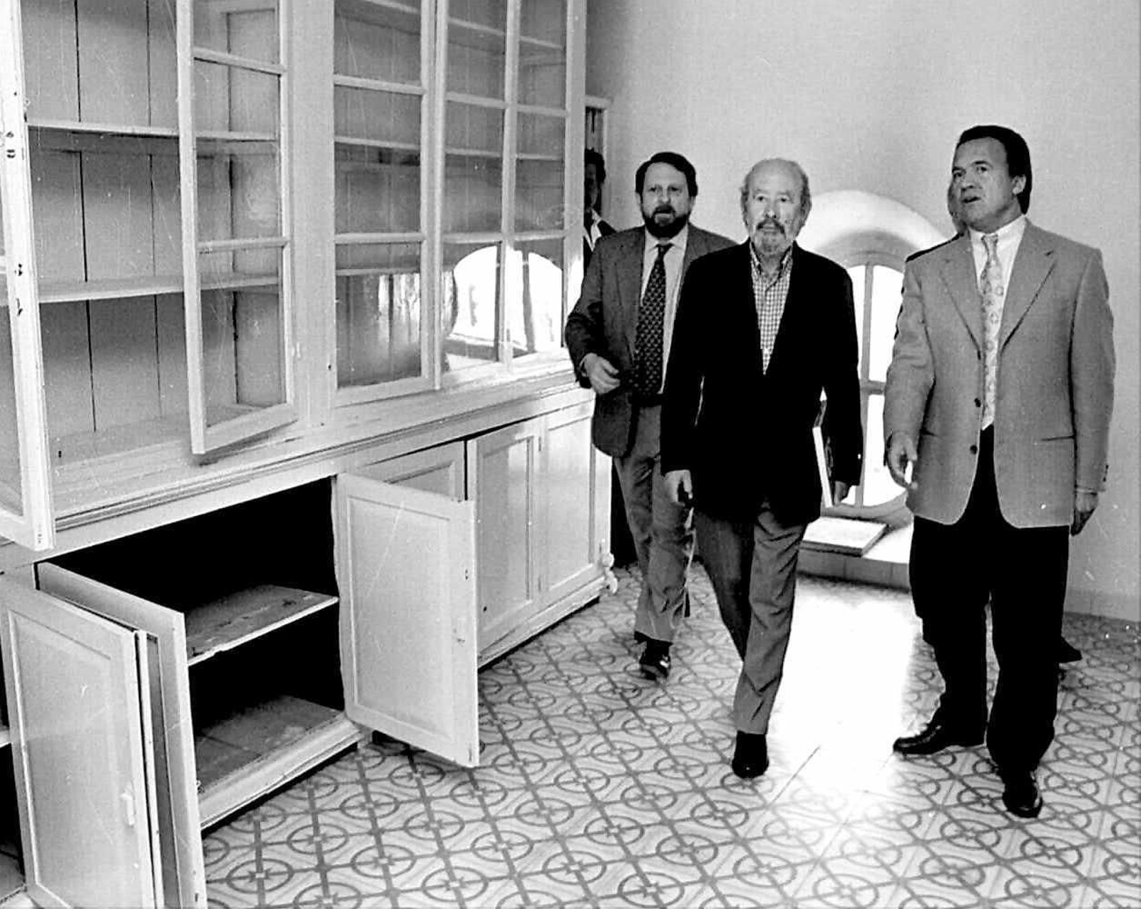 La vida de Caballero Bonald, en imágenes