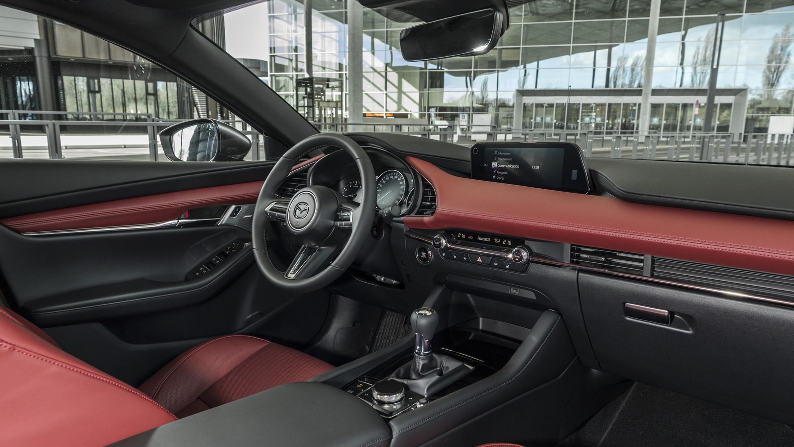 Nada diferencia a las versiones con los nuevos motores de otras de gasolina o Diesel.