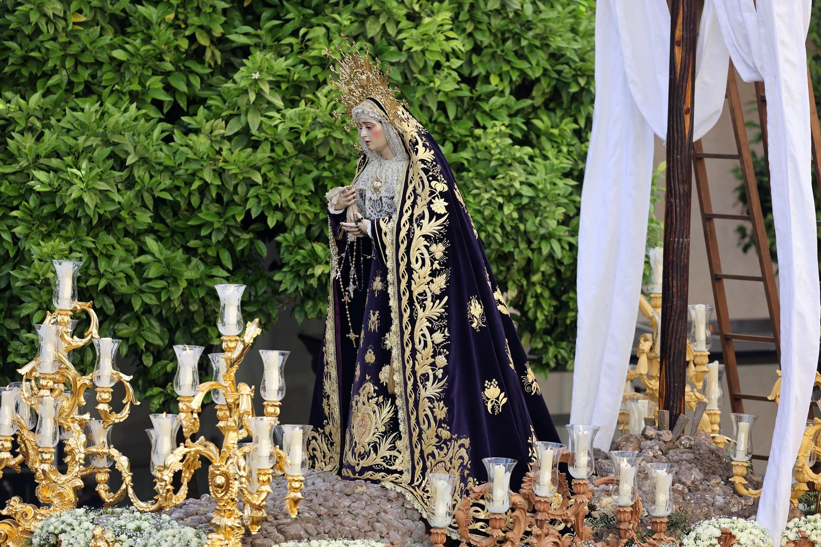 Imágenes de la Hermandad del Loreto en el Viernes Santo de Jerez 2025