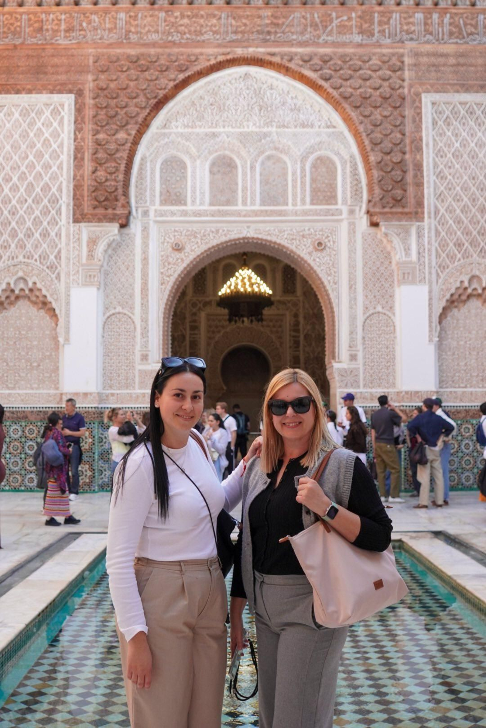 Medio centenar de mujeres vicarias se empapa de la cultura marroquí en un viaje para el recuerdo