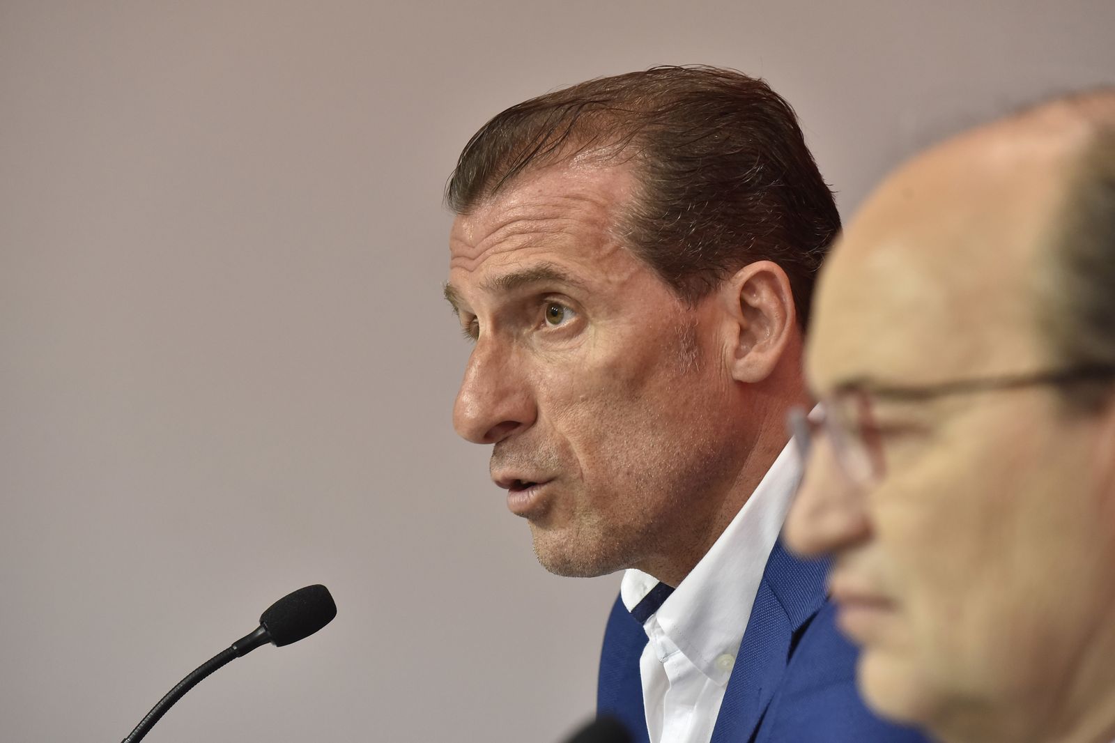 Las presentación de Óscar Arias, en imágenes