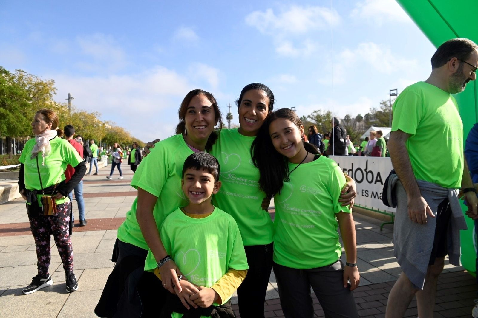 Las mejores imágenes de la Carrera por la Vida de la Asociación Española contra el Cáncer en Córdoba