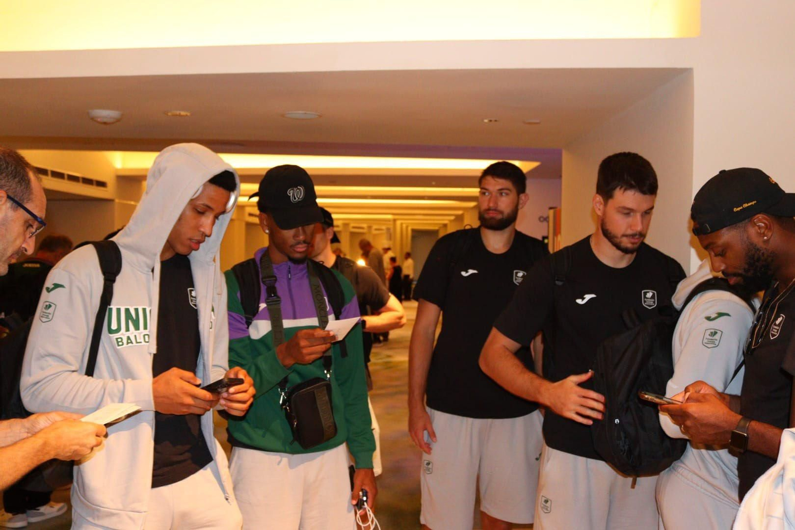 Primeras imágenes del Unicaja en Asia