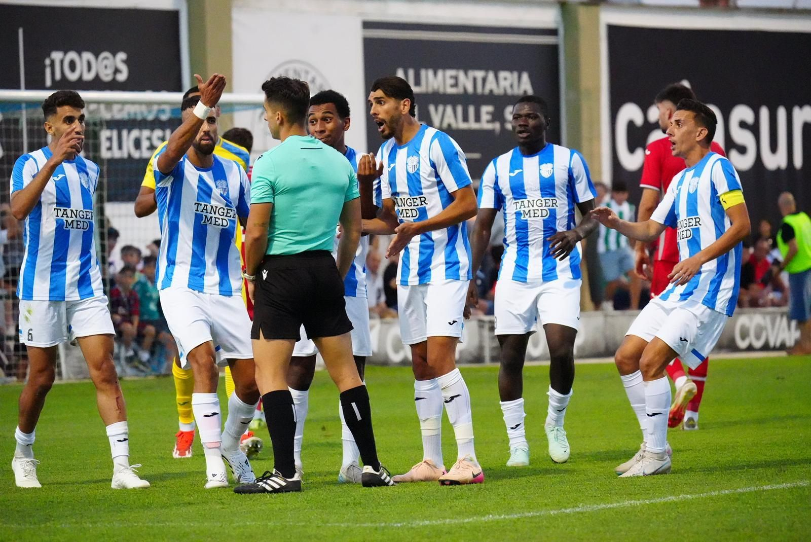 Las mejores fotos del Córdoba CF - Ittihad Riadi jugado en Pozoblanco