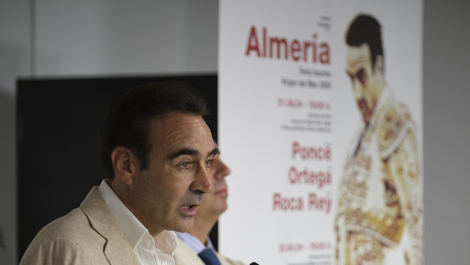 Presentación de la Feria taurina de Almería con Enrique Ponce en su despedida, en imágenes