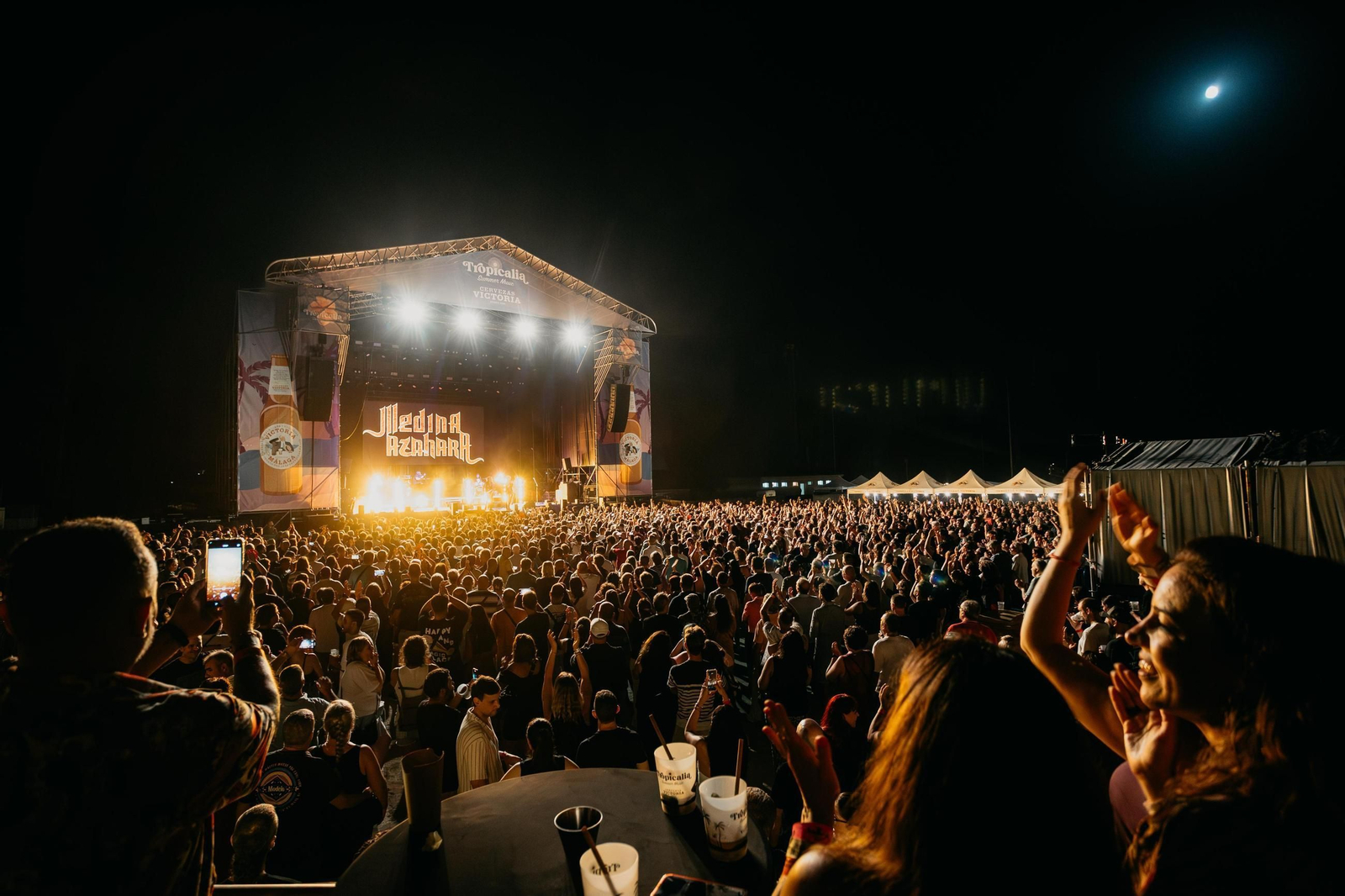 Ambientazo en el concierto de Medina Azahara.