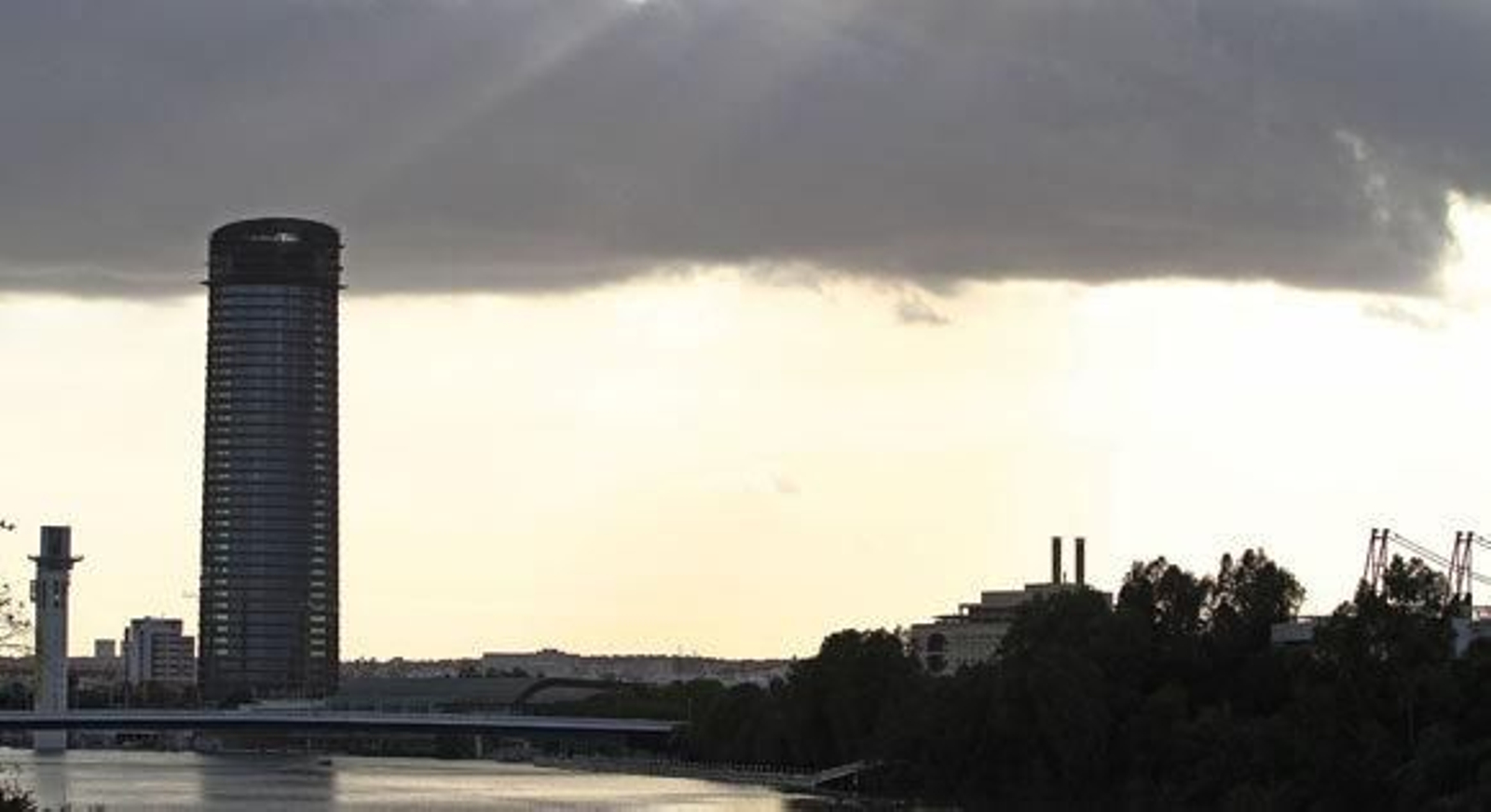 Finaliza la obra de la Torre Pelli y queda a la espera de la licencia de ocupación