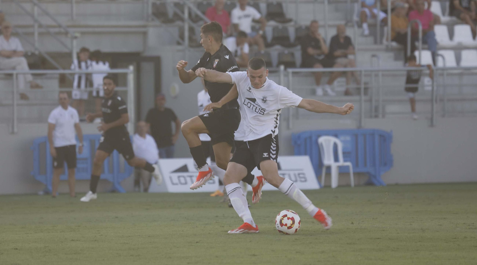 Las fotos del Balona-AD Ceuta de pretemporada en el Ciudad de La Línea (0-1)