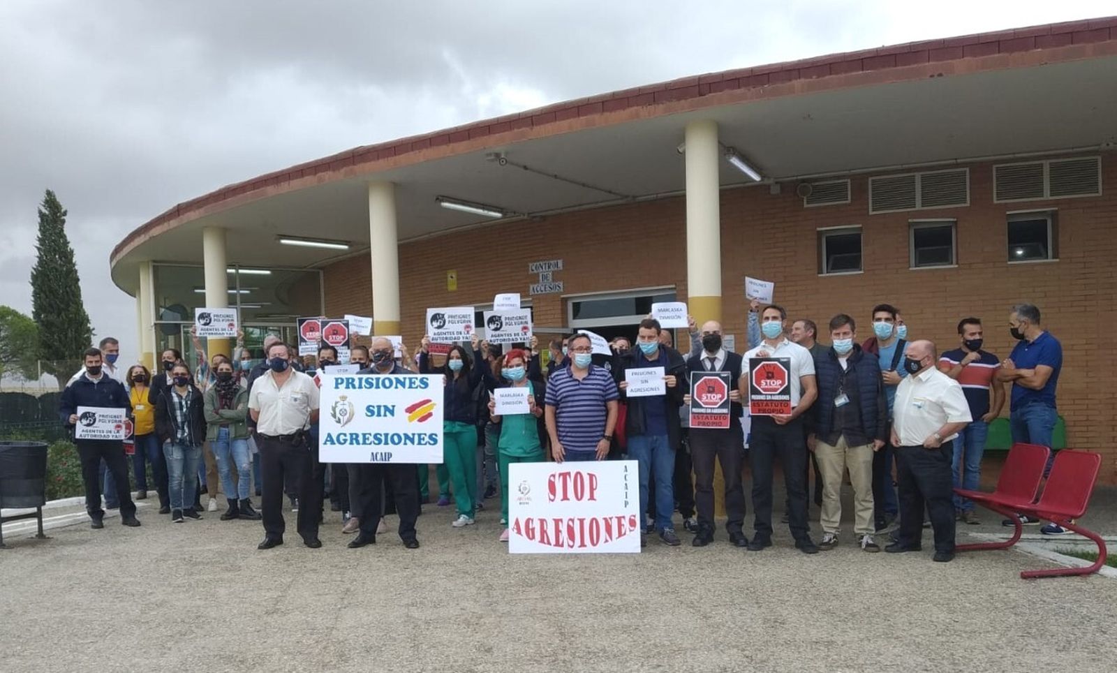 Los trabajadores de las prisiones reclaman más seguridad laboral.