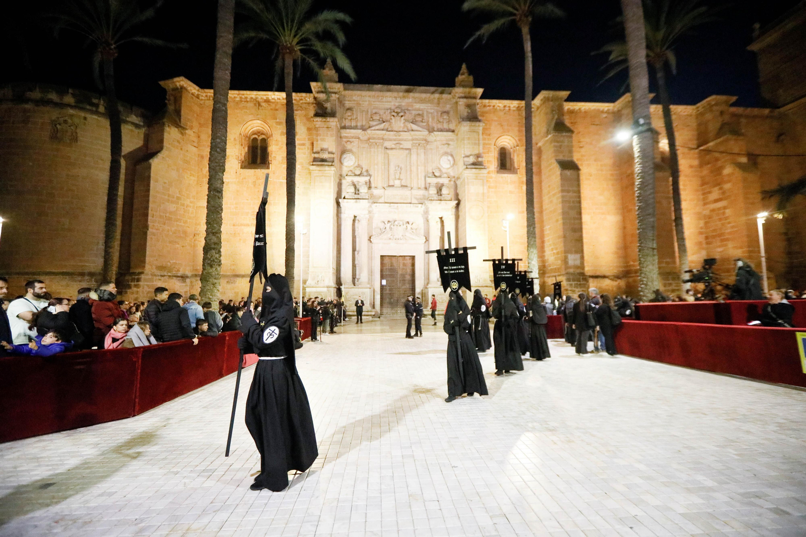 La procesión del Calvario, en imágenes