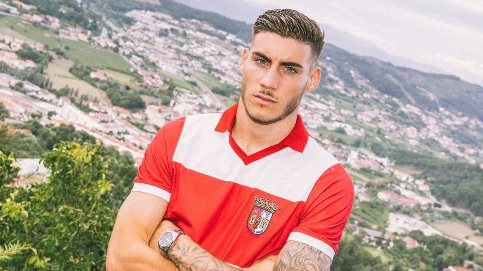 Roberto con la camiseta del SC Braga.