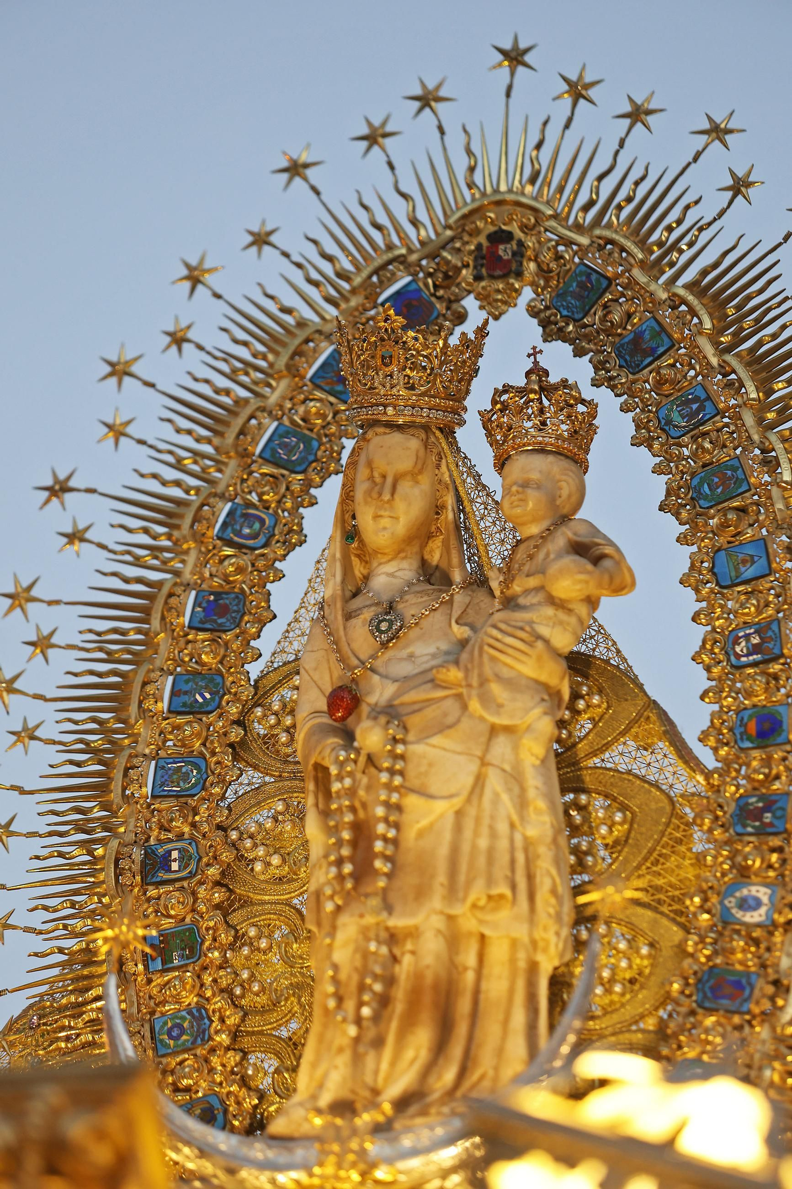 Imágenes de la procesión de Nuestra Señora de los Milagros en Palos de la Frontera Imágenes de la procesión de Nuestra Señora de los Milagros en Palos de la Frontera
