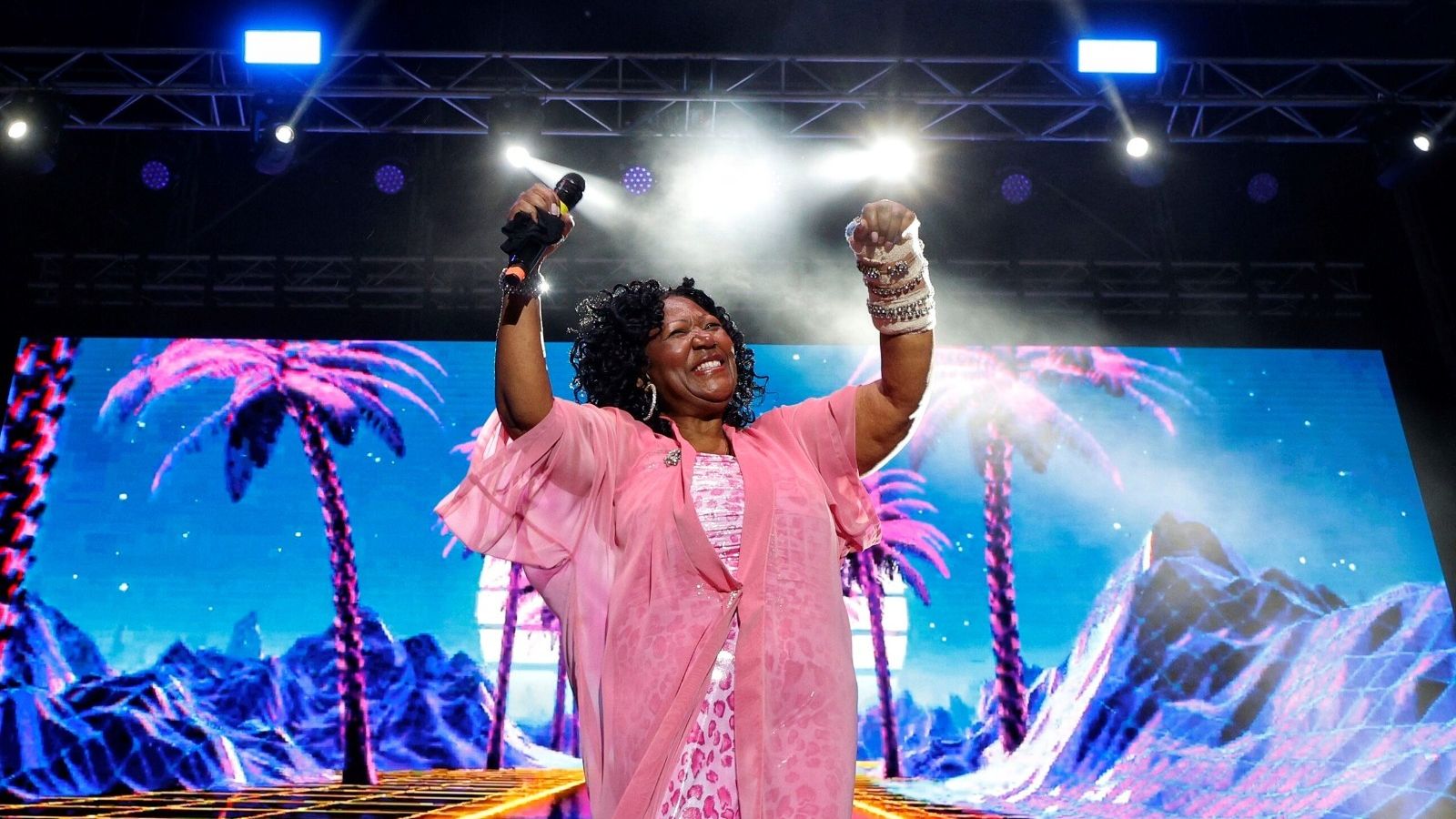 Liz Mitchell, solista de Boney M, durante su actuación en el concierto 80's Legends en San Fernando.