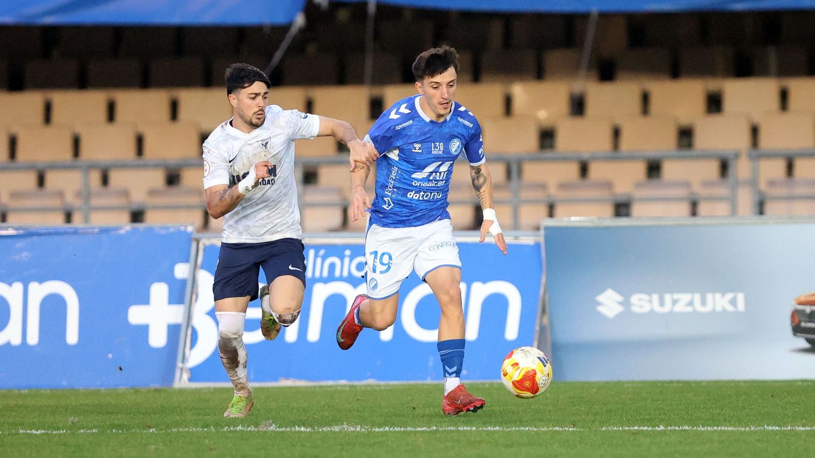Imágenes del Xerez DFC contra el UCAM Murcia CF en Chapín