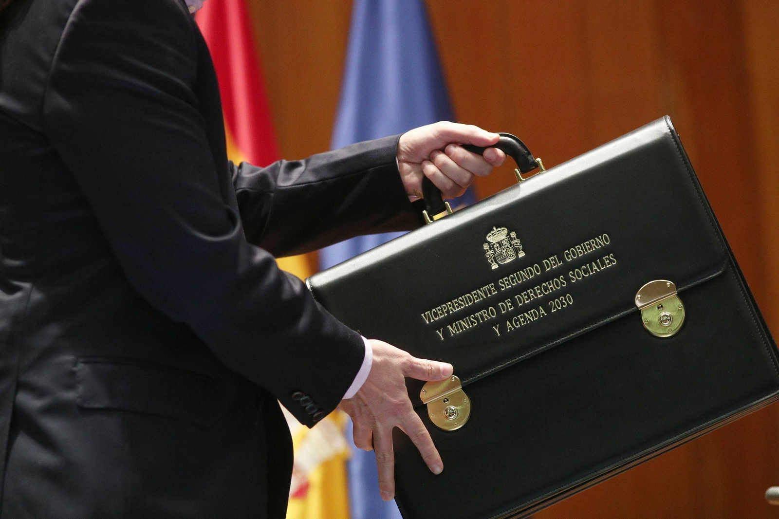 Los ministros reciben sus carteras