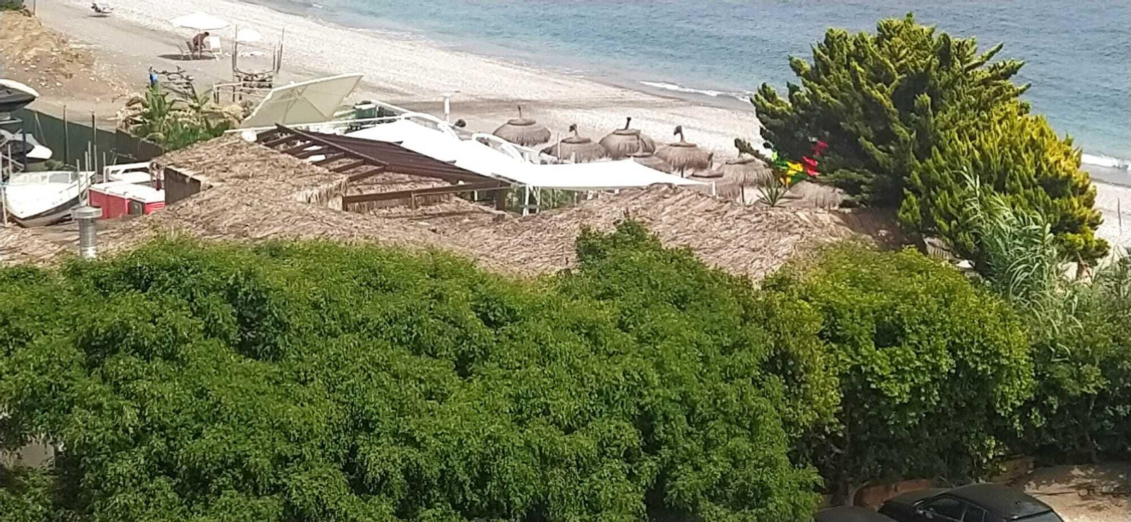 Vista desde arriba del Restaurante Varadero Beach en Torrox