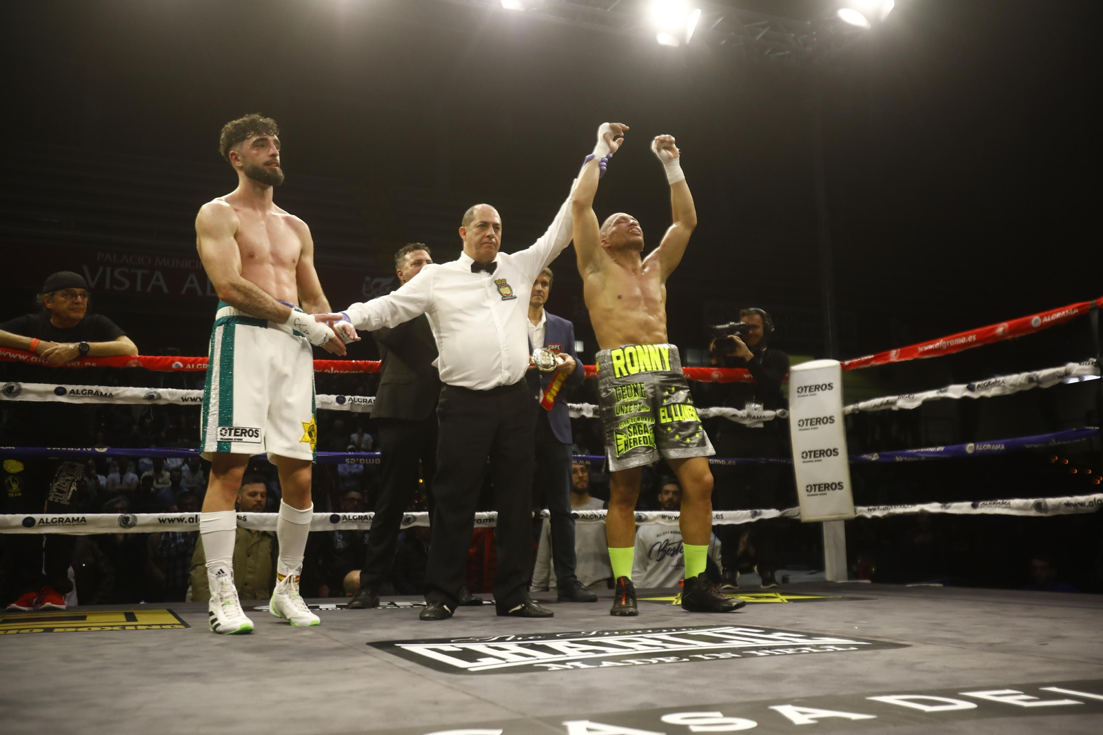 Las imágenes del combate entre José Luis Navarro Jr y Ronny Landaeta en Córdoba