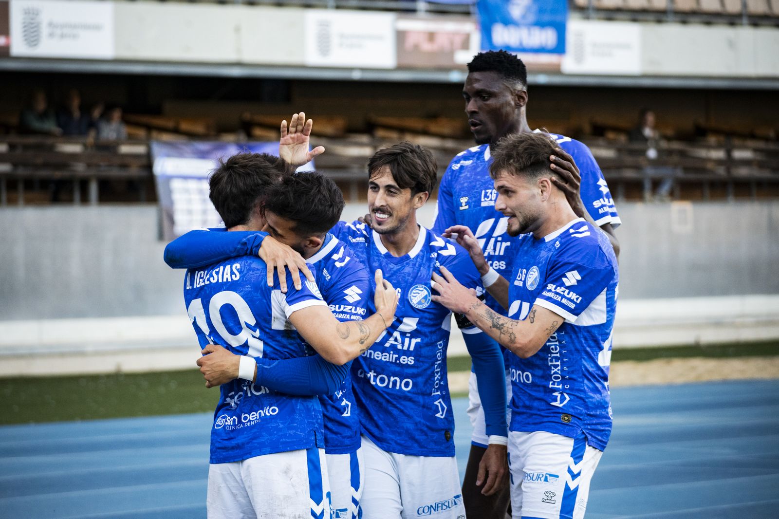 Los jugadores del Xerez DFC, celebrando un gol en Chapín.