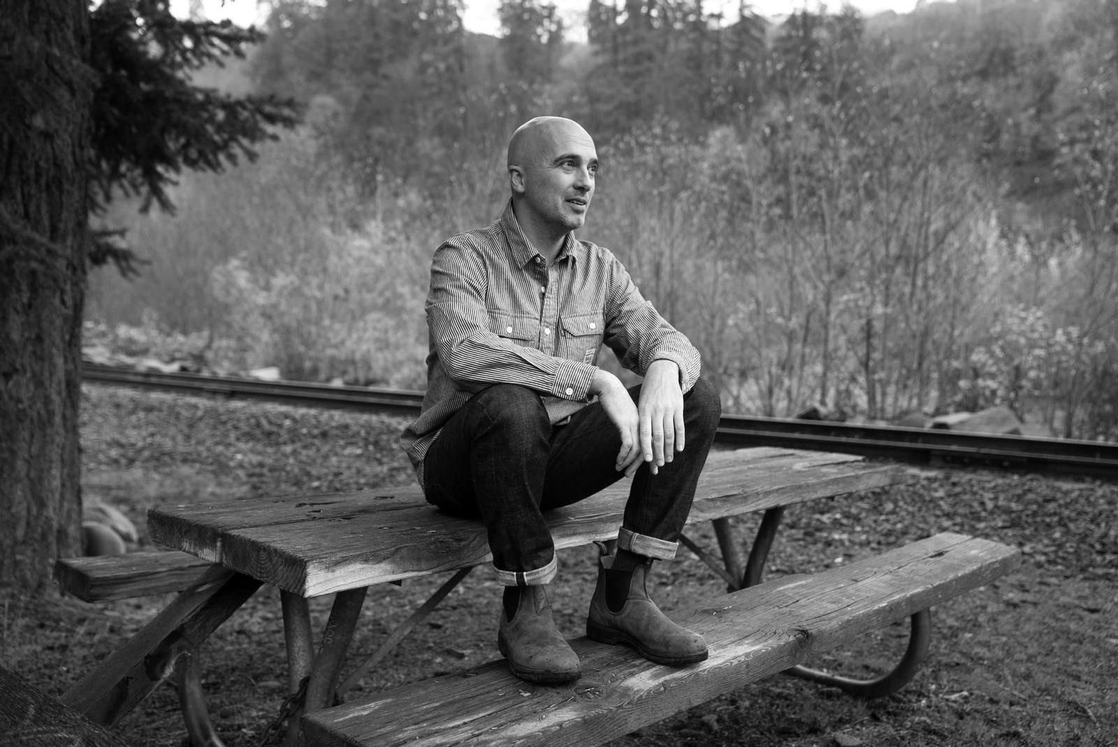 El autor Gabriel Urza, en una imagen promocional facilitada por su editorial.