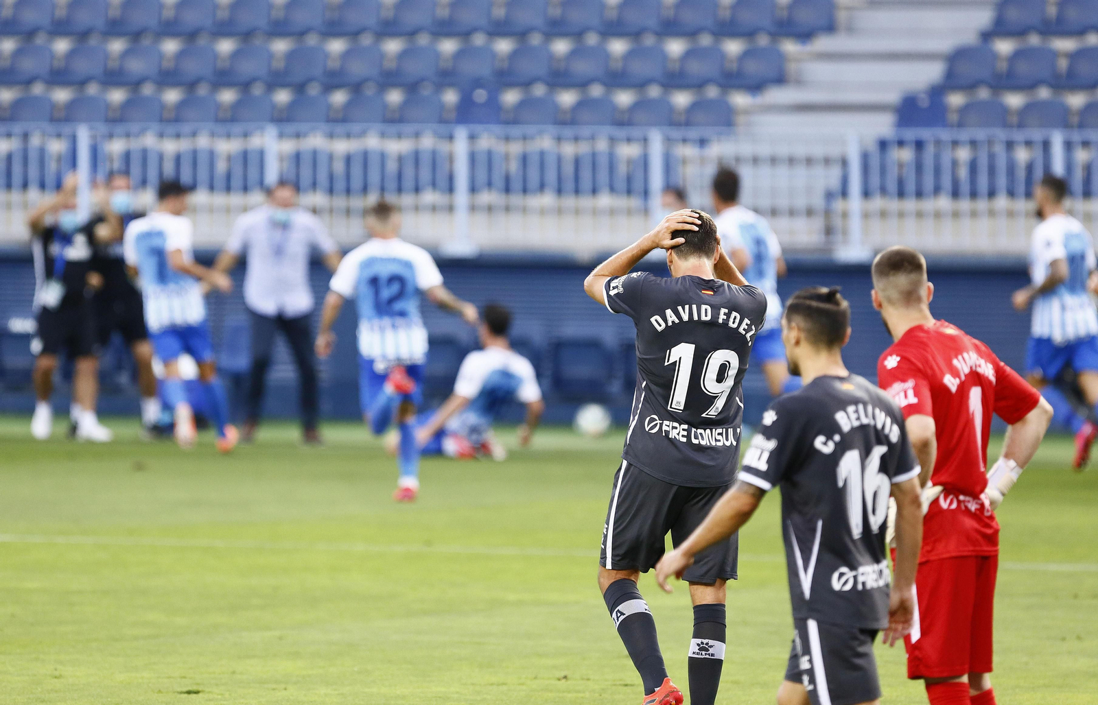 Las fotos de la liberación del Málaga CF tras ganar al Alcorcón