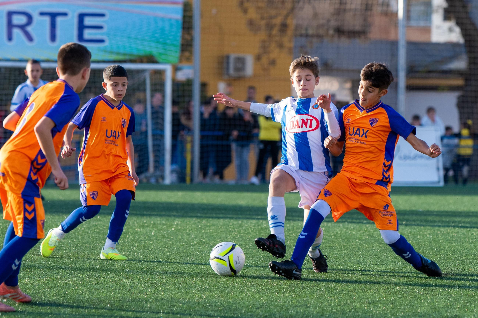 En imágenes: el RCD Espanyol, campeón del IV Torneo Internacional de Fútbol Alevín 'Ciudad de Linares'