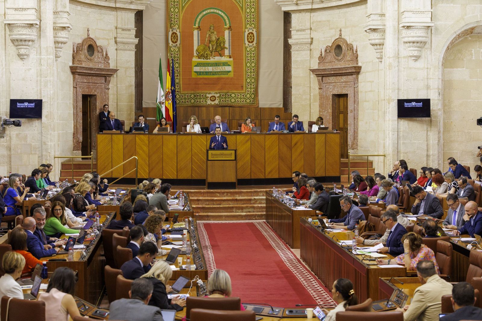 El salón de plenos del Parlamento andaluz