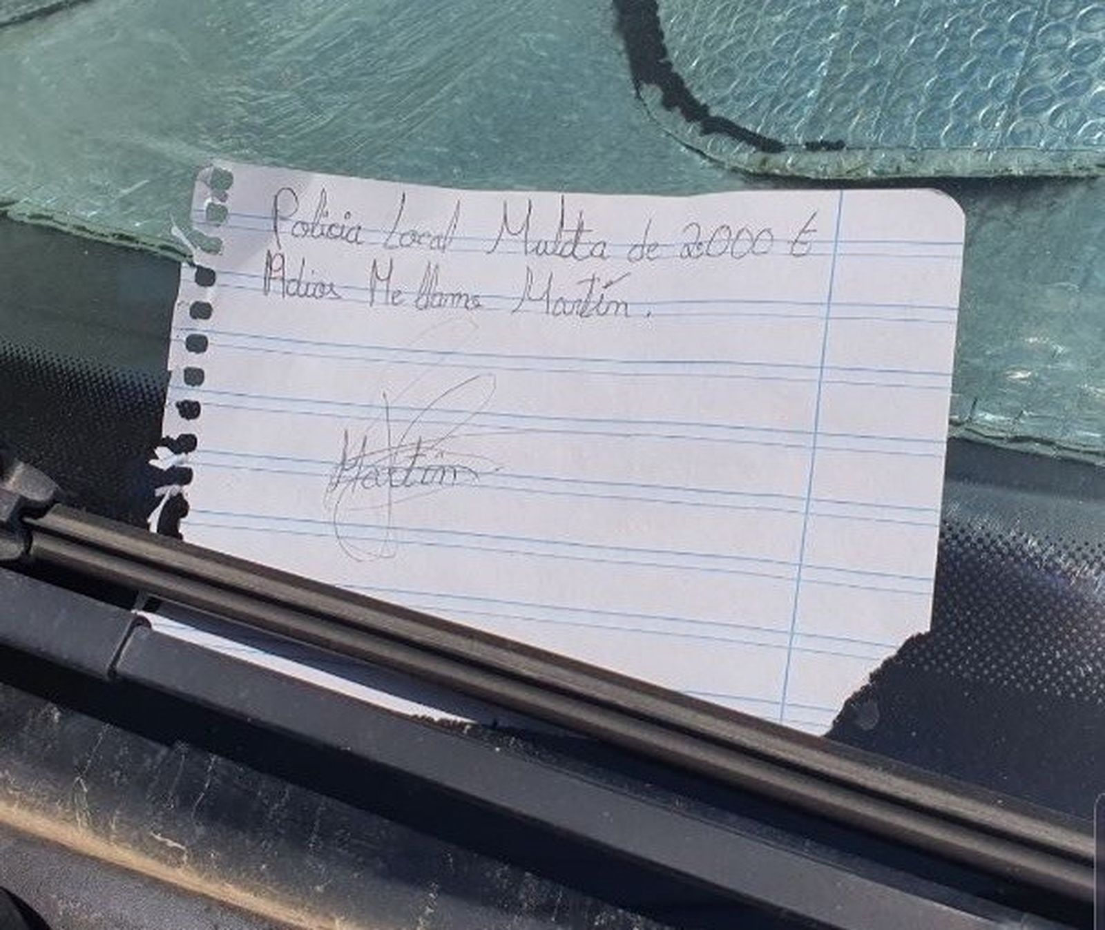 La ‘multa’ de un niño gaditano a un coche mal aparcado que se ha hecho viral