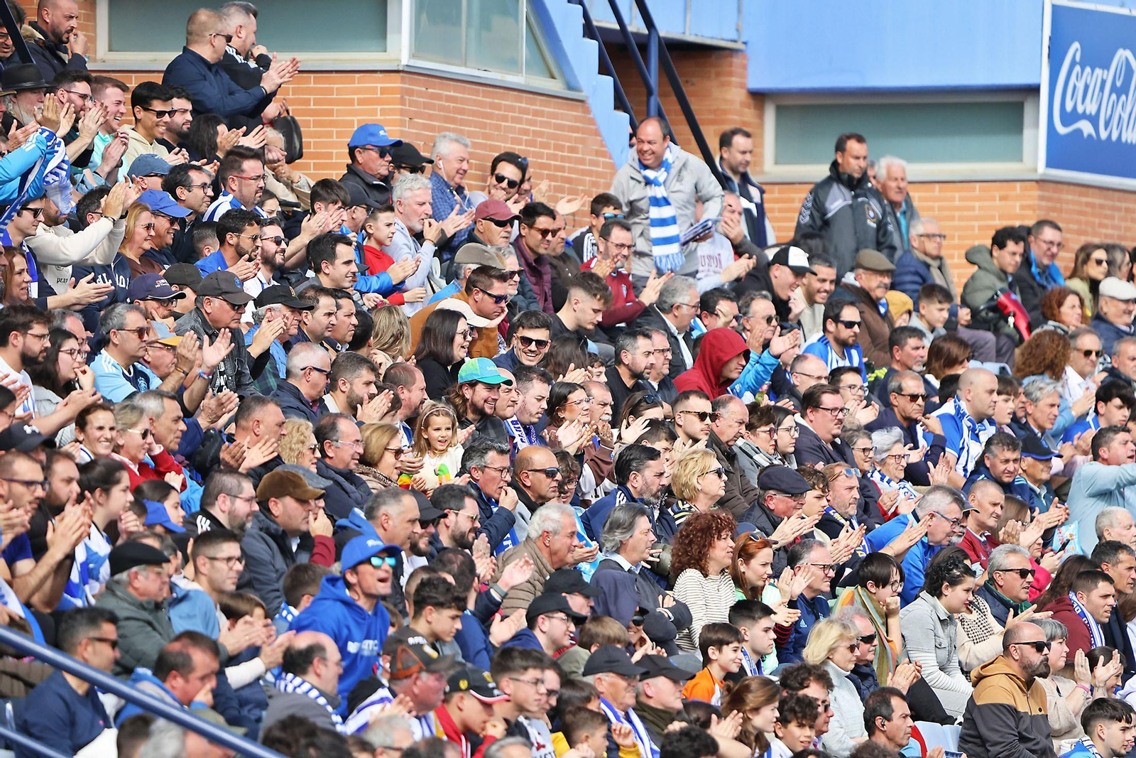 Ambiente en las gradas del Recreativo de Huelva vs AD Ceuta FC
