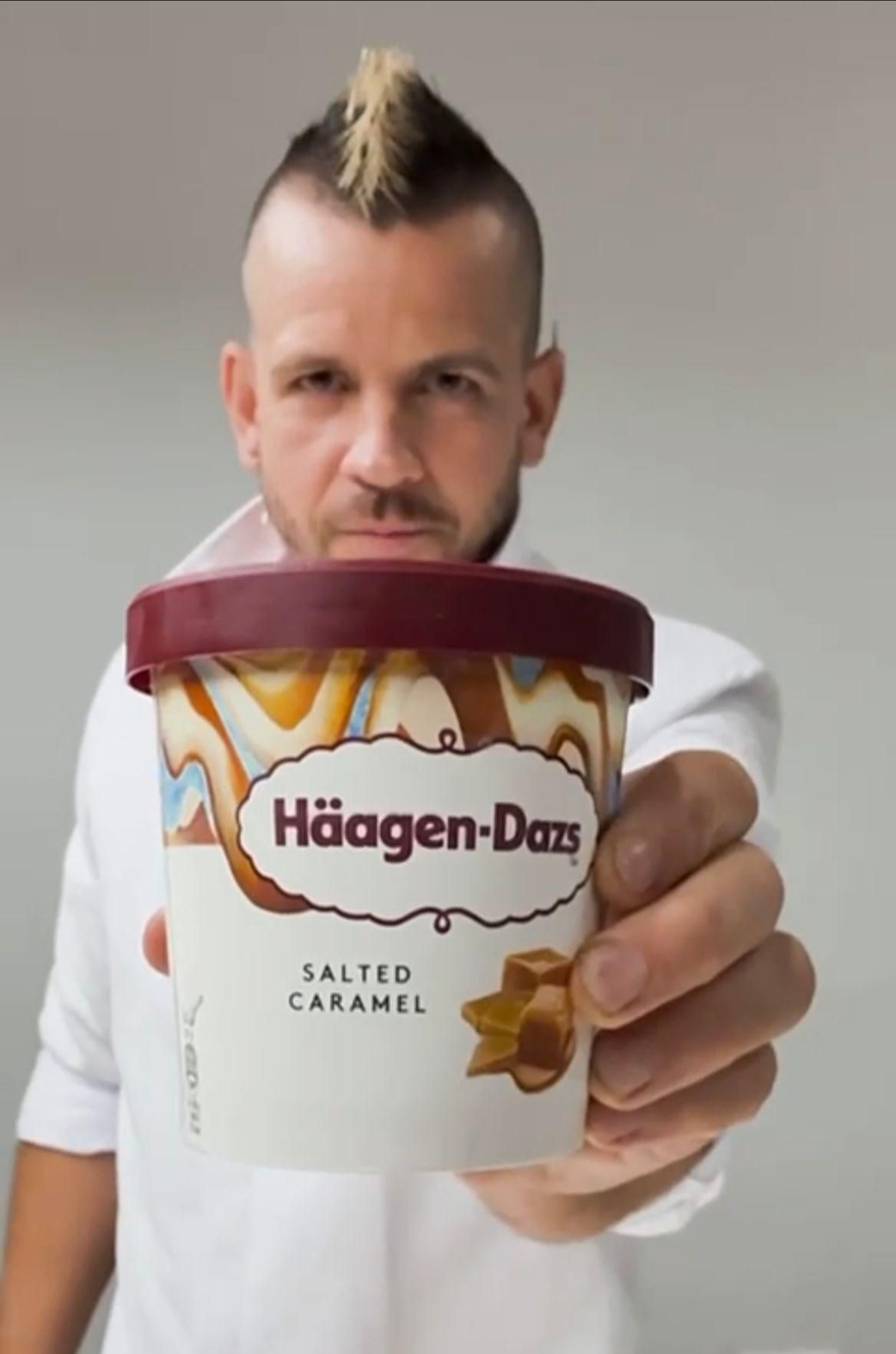 Dabiz Muñoz y Häagen-Dazs han creado un exclusivo turrón para estas fiestas navideñas: Turrón XO. Dabiz Muñoz y Häagen-Dazs han creado un exclusivo turrón para estas fiestas navideñas: Turrón XO.