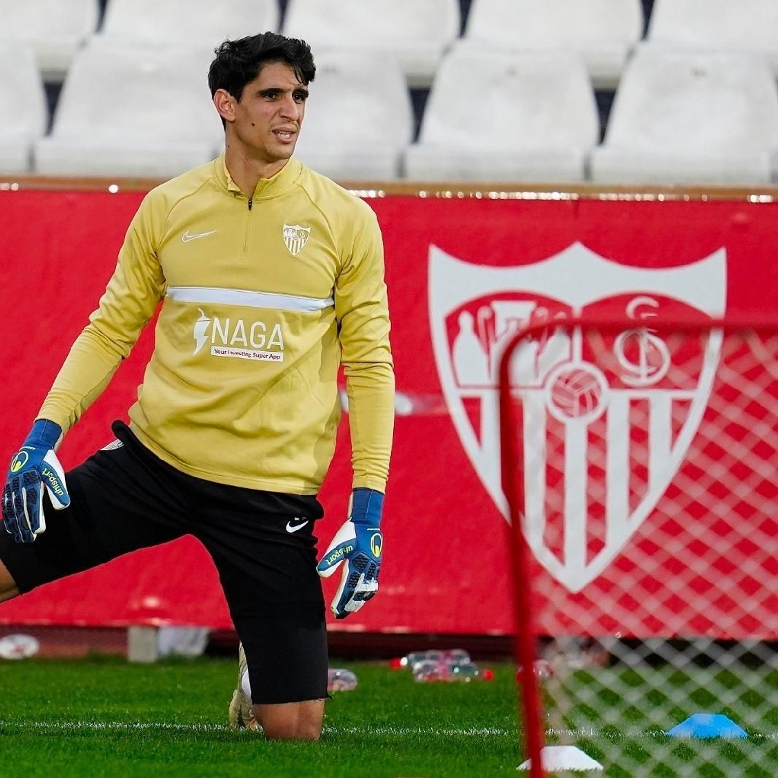 Bono, en un entrenamiento reciente del Sevilla FC.