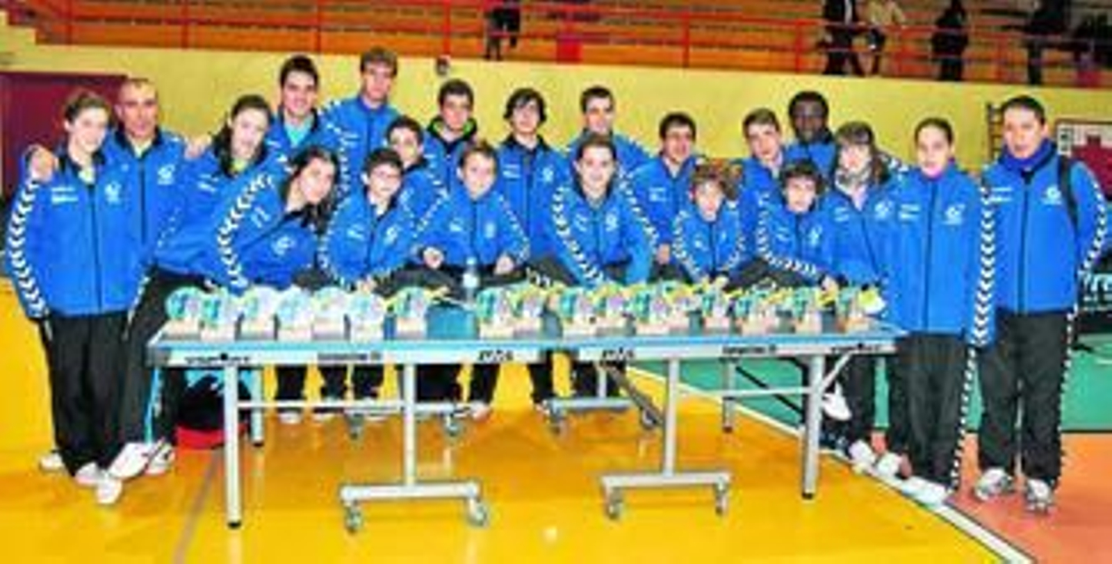 Los integrantes del CajaGranada y los títulos conquistados en Ubrique.